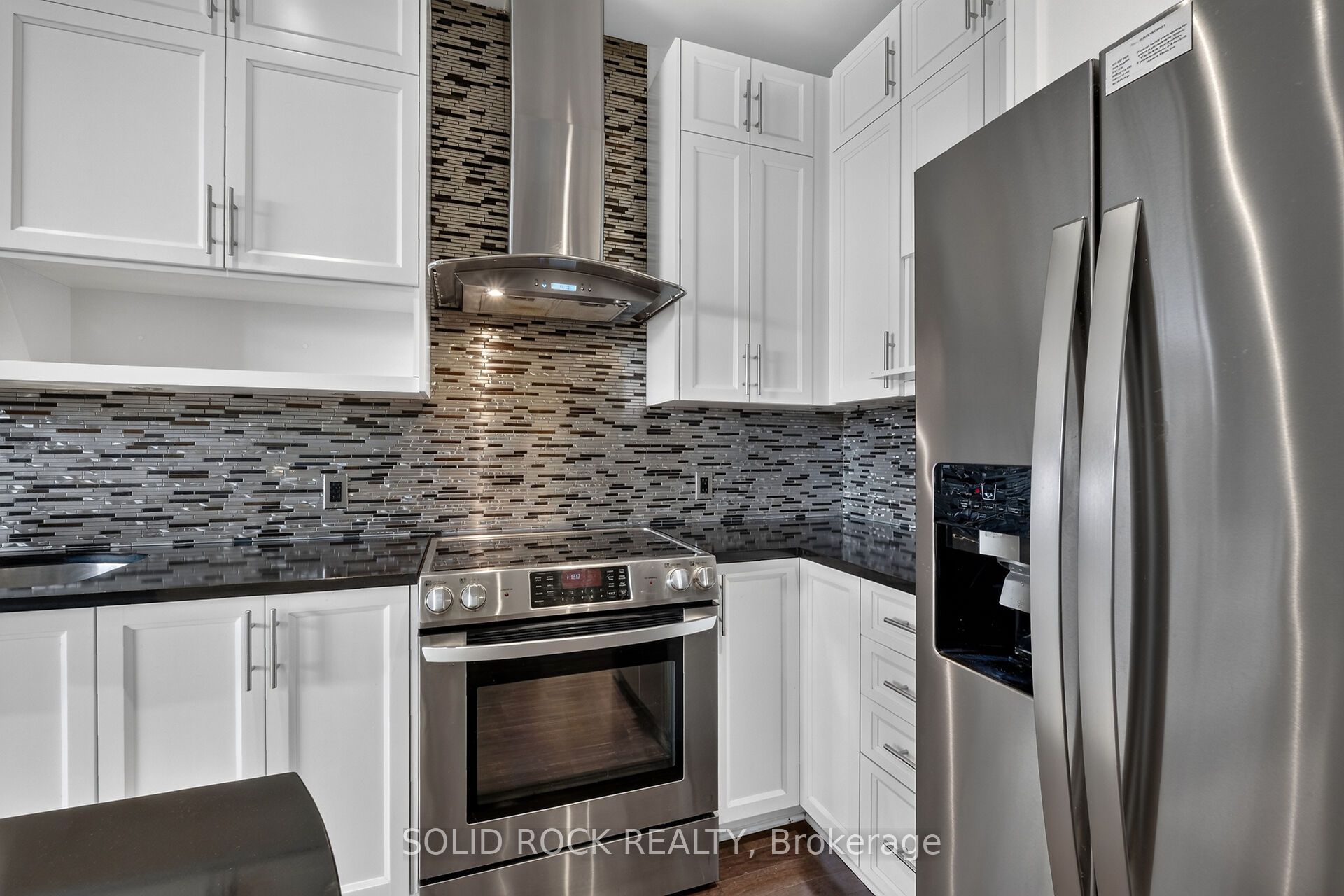 808 Bronson Avenue Ph18 Property Photo 21