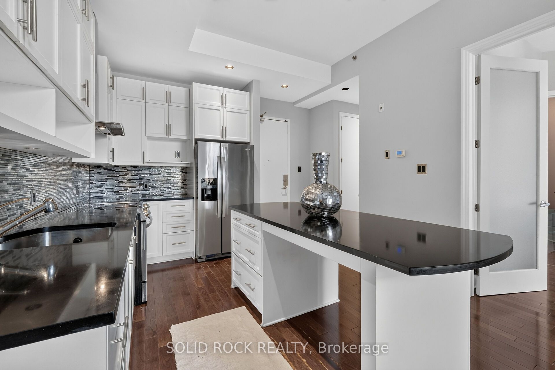 808 Bronson Avenue Ph18 Property Photo 24