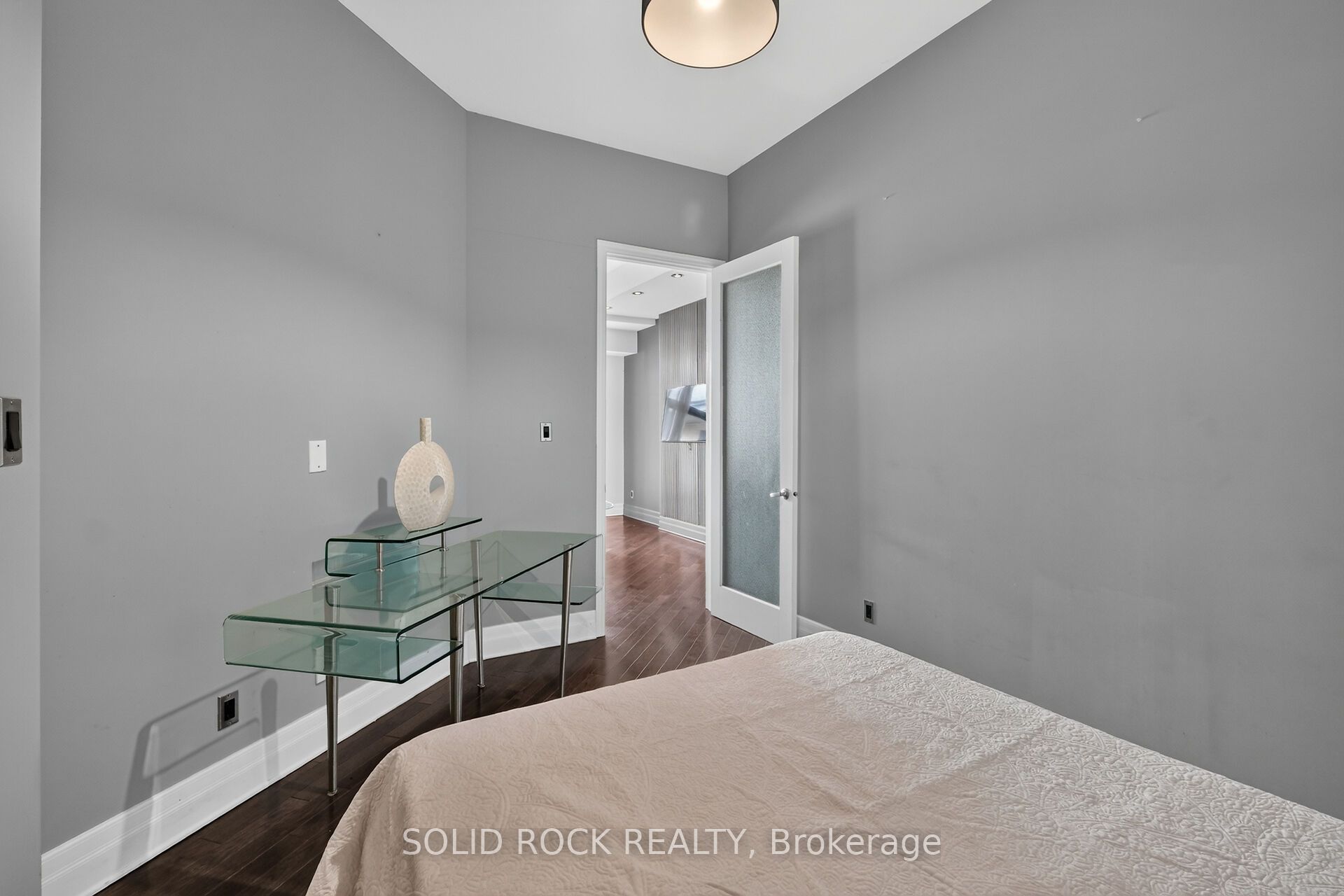 808 Bronson Avenue Ph18 Property Photo 30