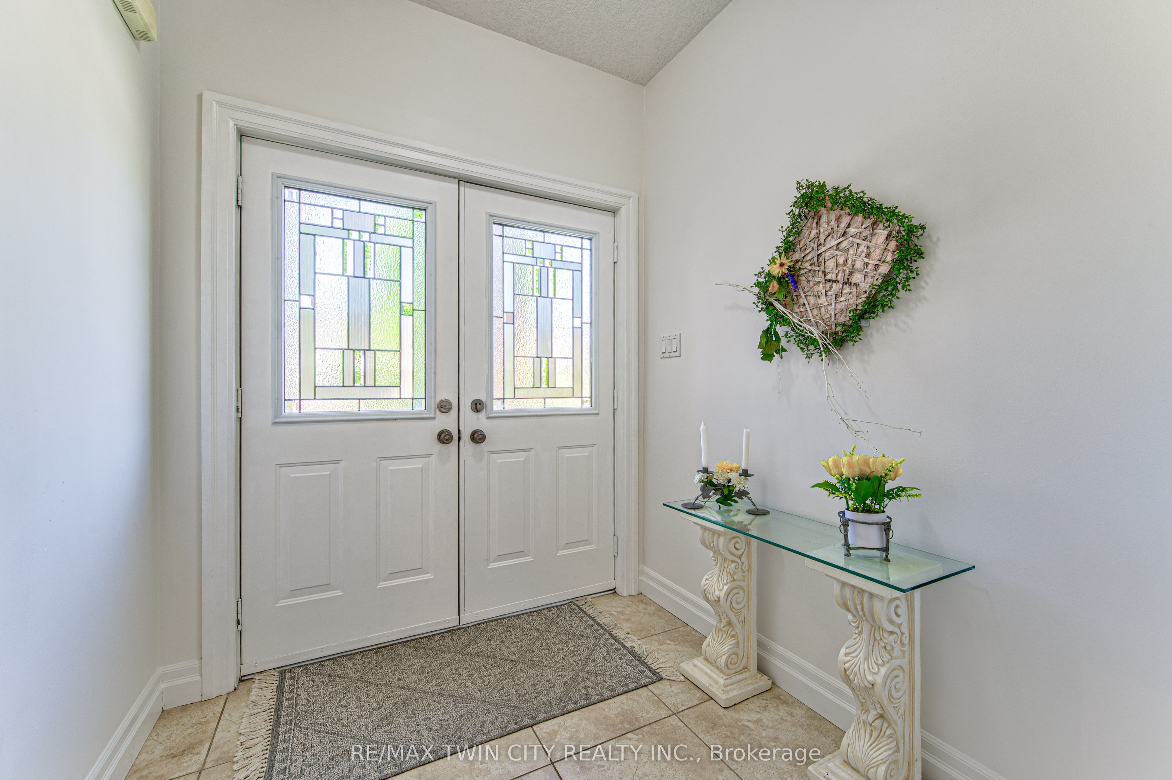 87 Steepleridge Street Property Photo 6