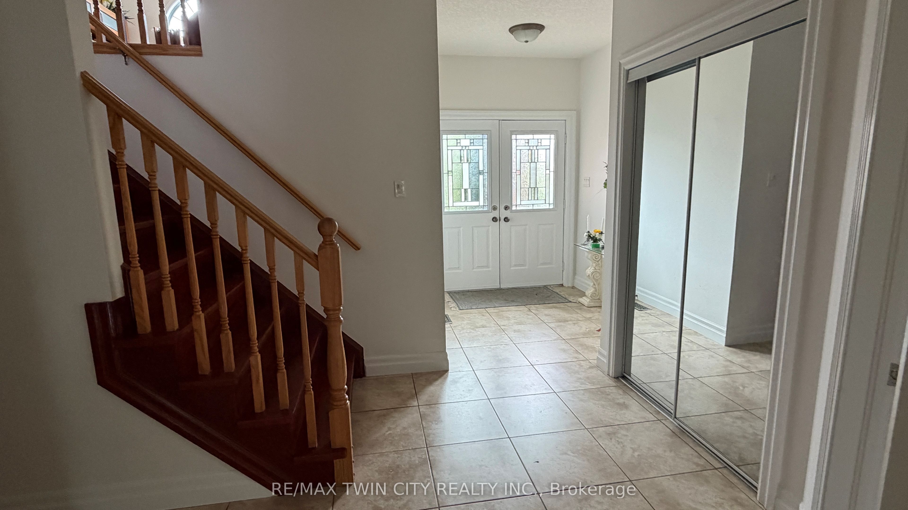 87 Steepleridge Street Property Photo 7