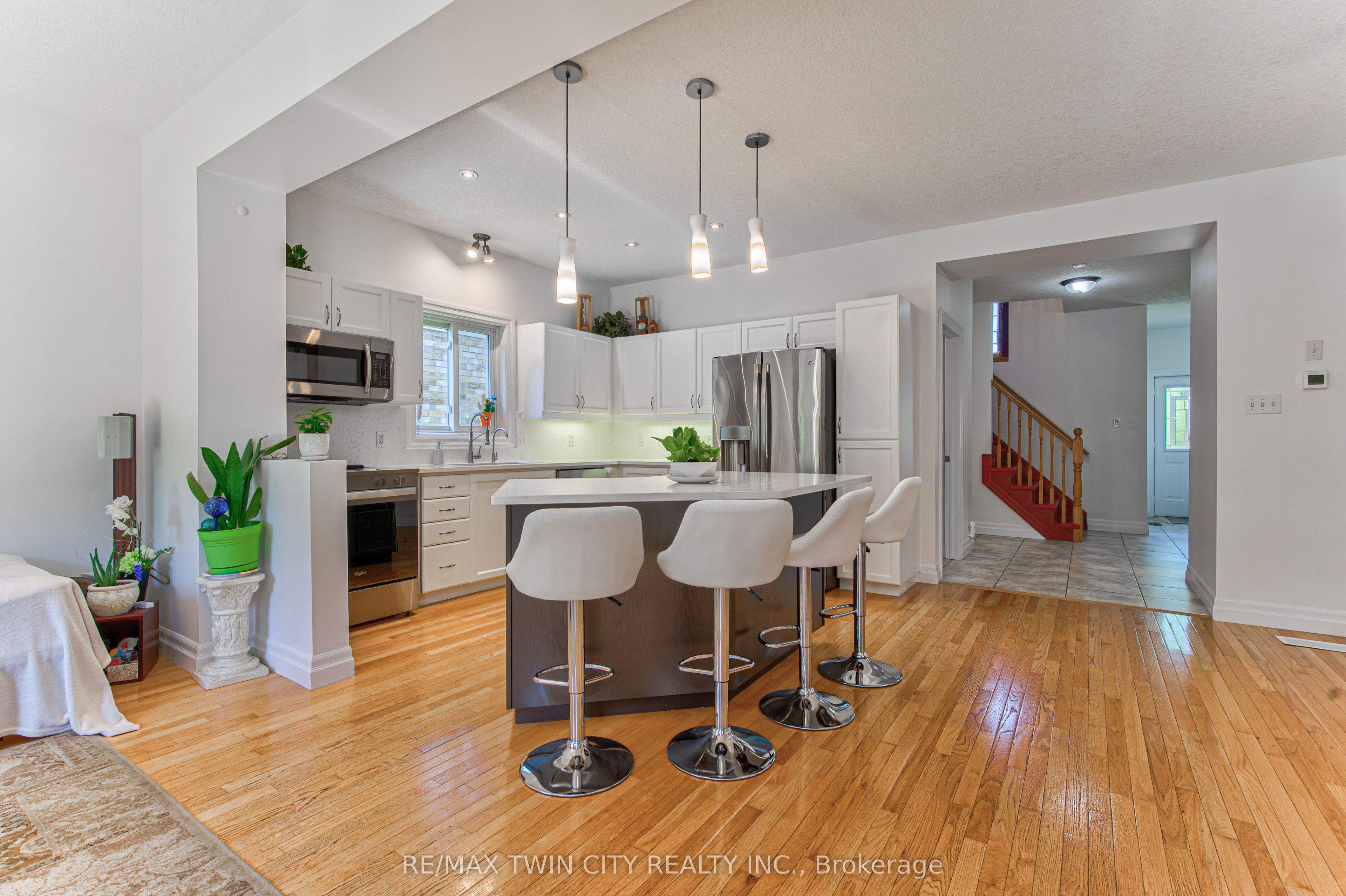 87 Steepleridge Street Property Photo 11