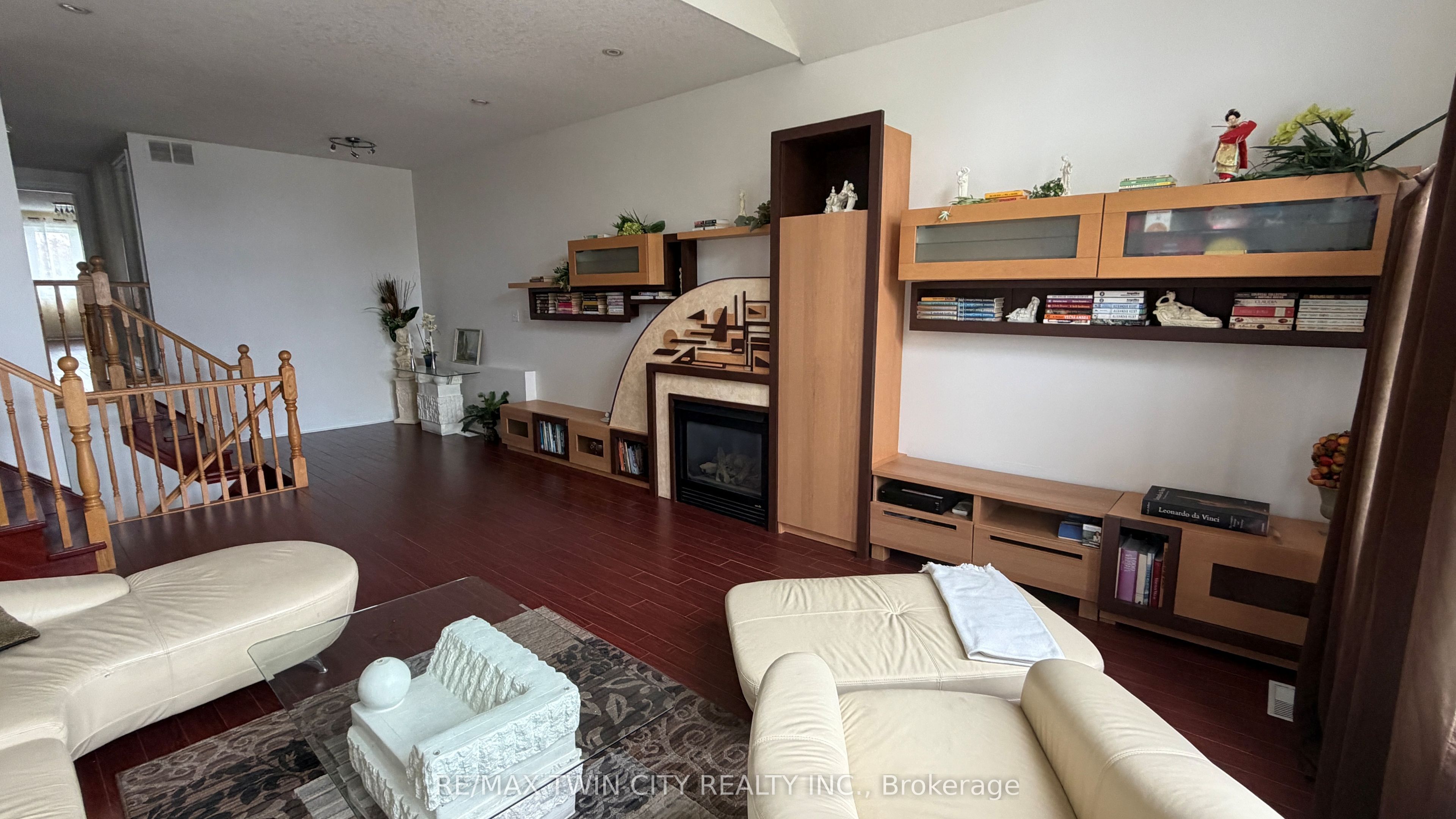 87 Steepleridge Street Property Photo 21