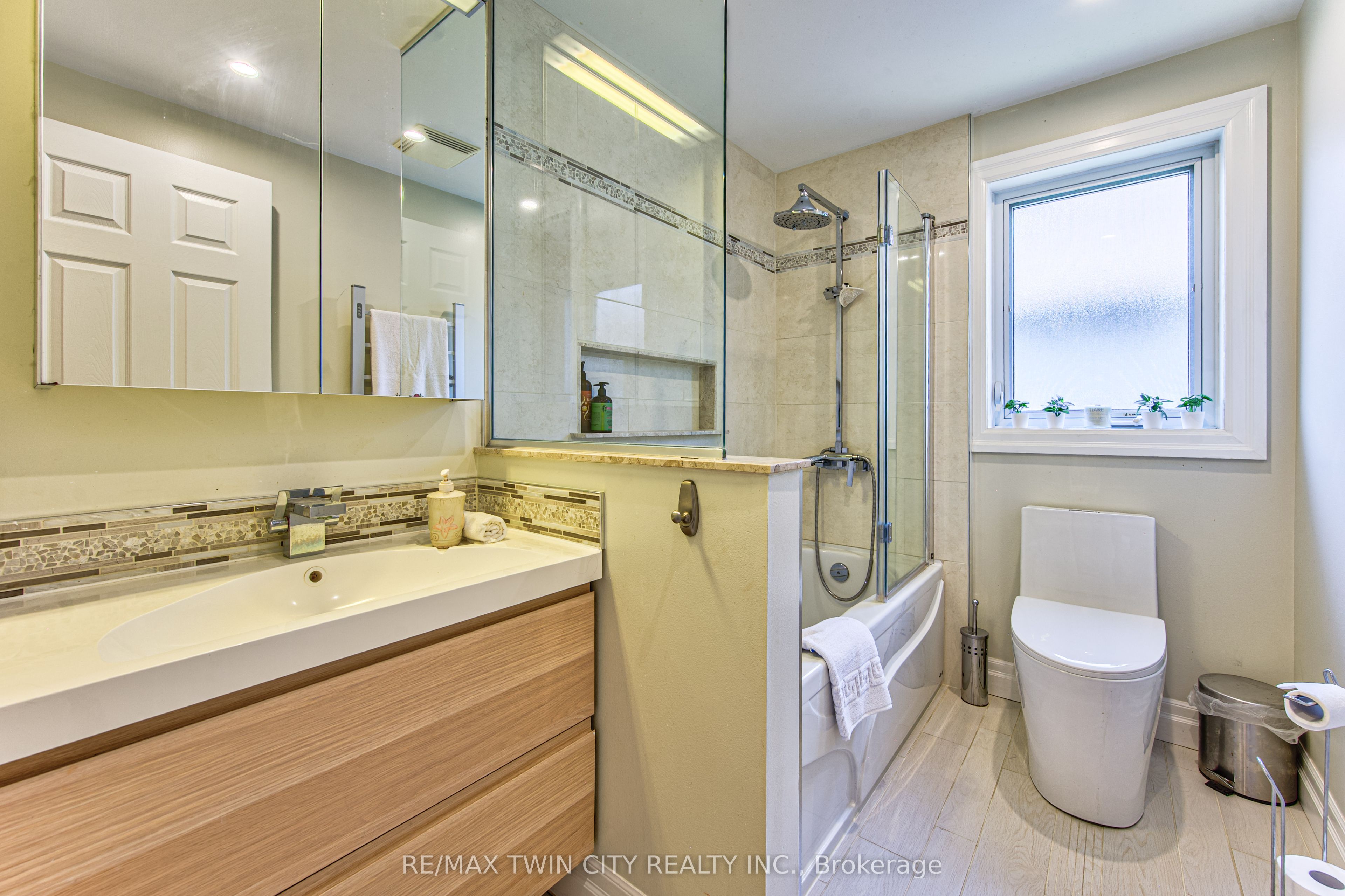 87 Steepleridge Street Property Photo 25