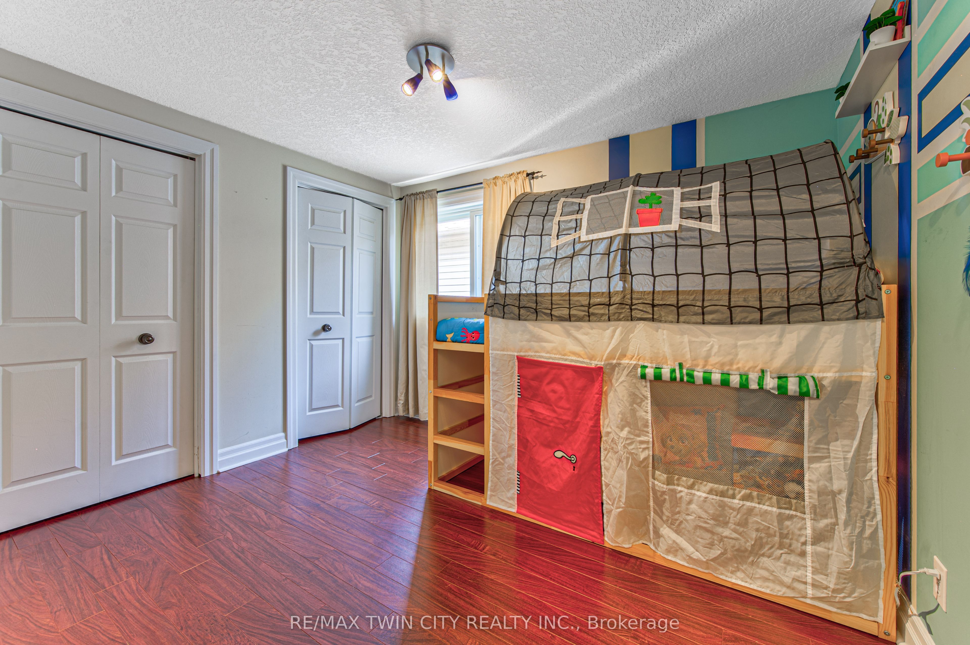 87 Steepleridge Street Property Photo 27