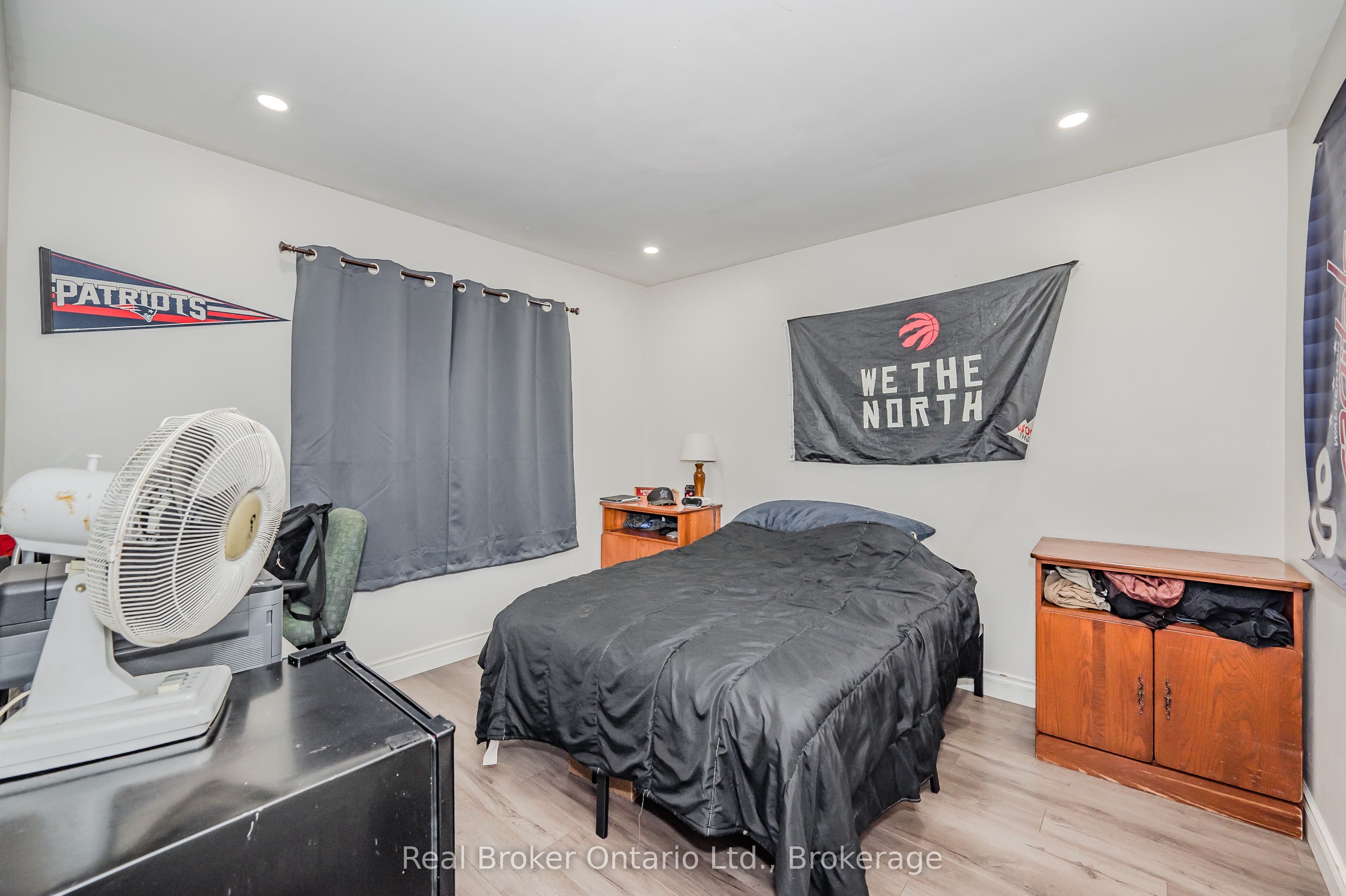 112 Victoria Road N Property Photo 13