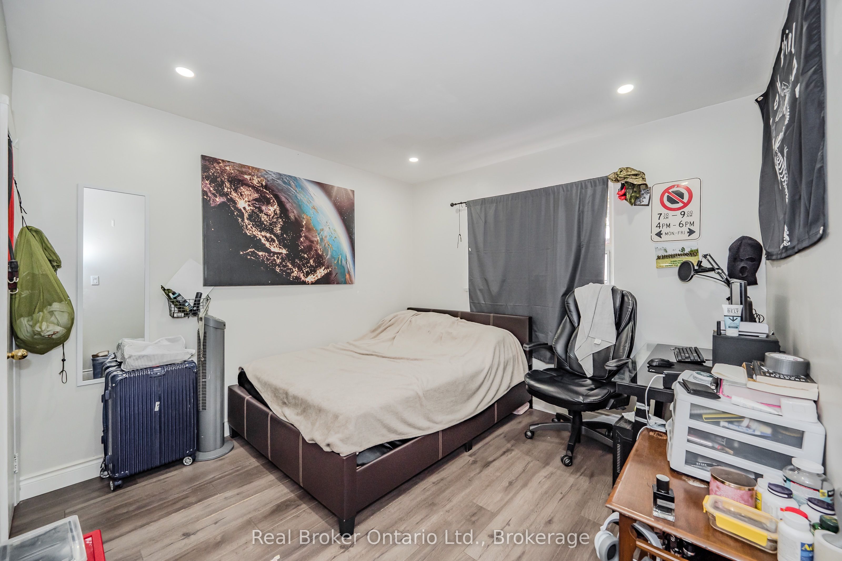 112 Victoria Road N Property Photo 14