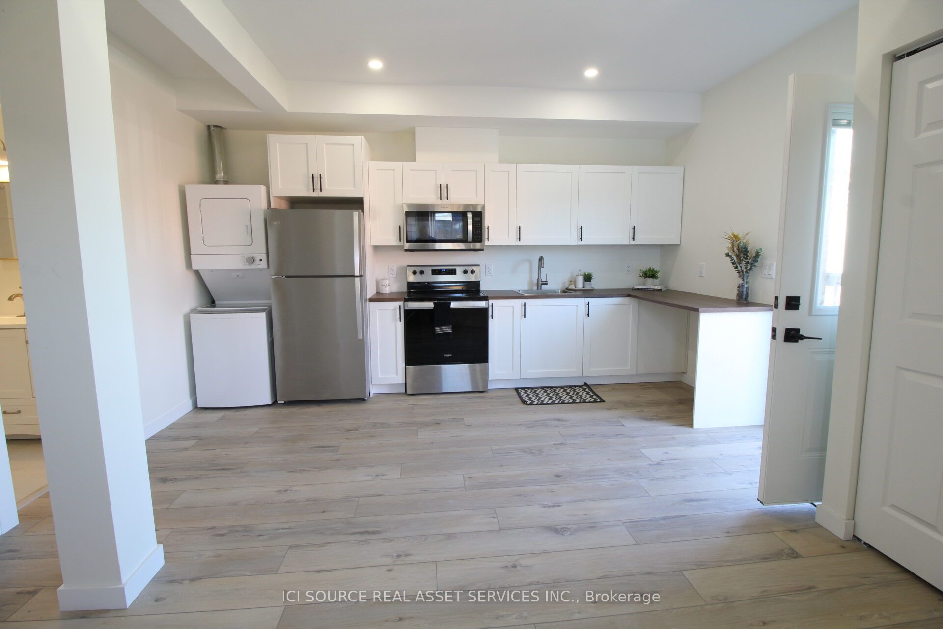 2 Talbot Street S Unit 7 Property Photo 1