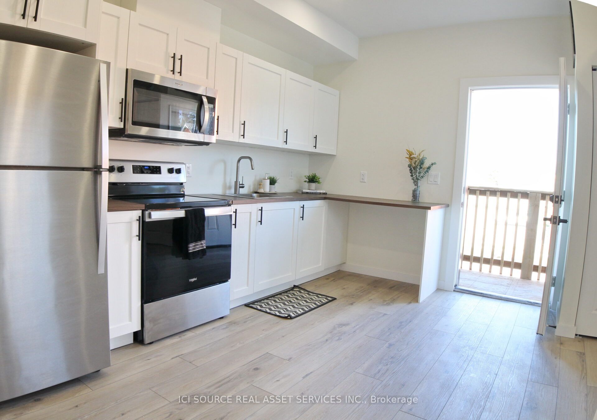 2 Talbot Street S Unit 7 Property Photo 2
