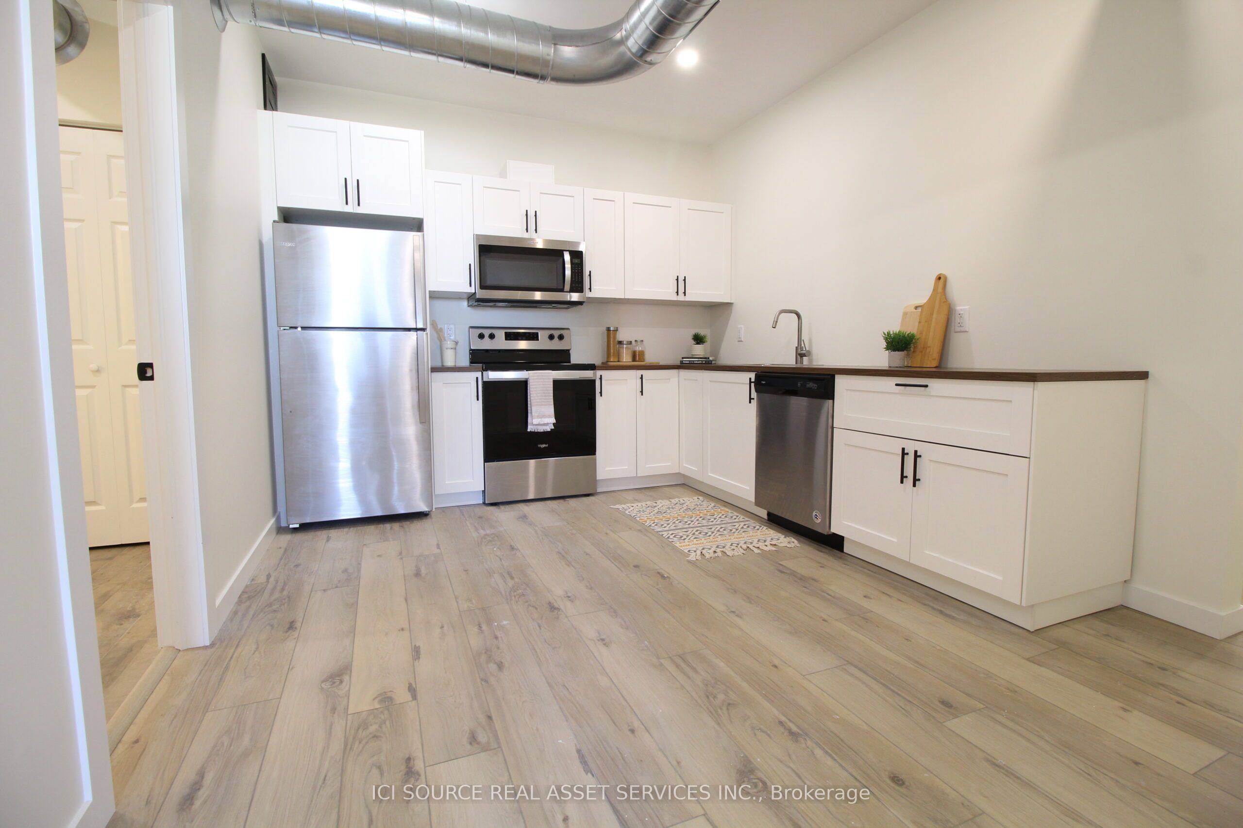 2 Talbot Street S Unit 8 Property Photo 1
