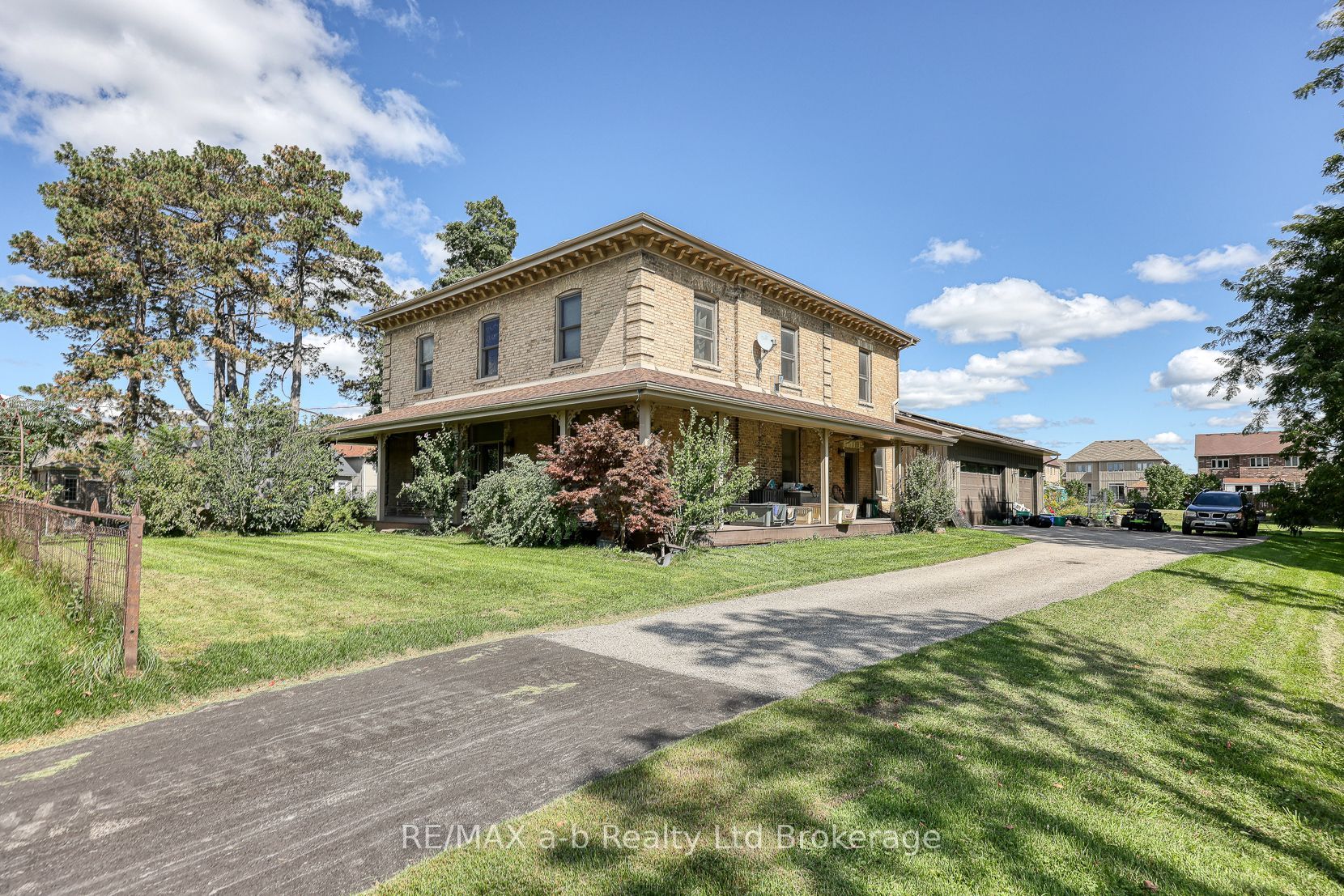 241 Pittock Park Road Property Photo 1