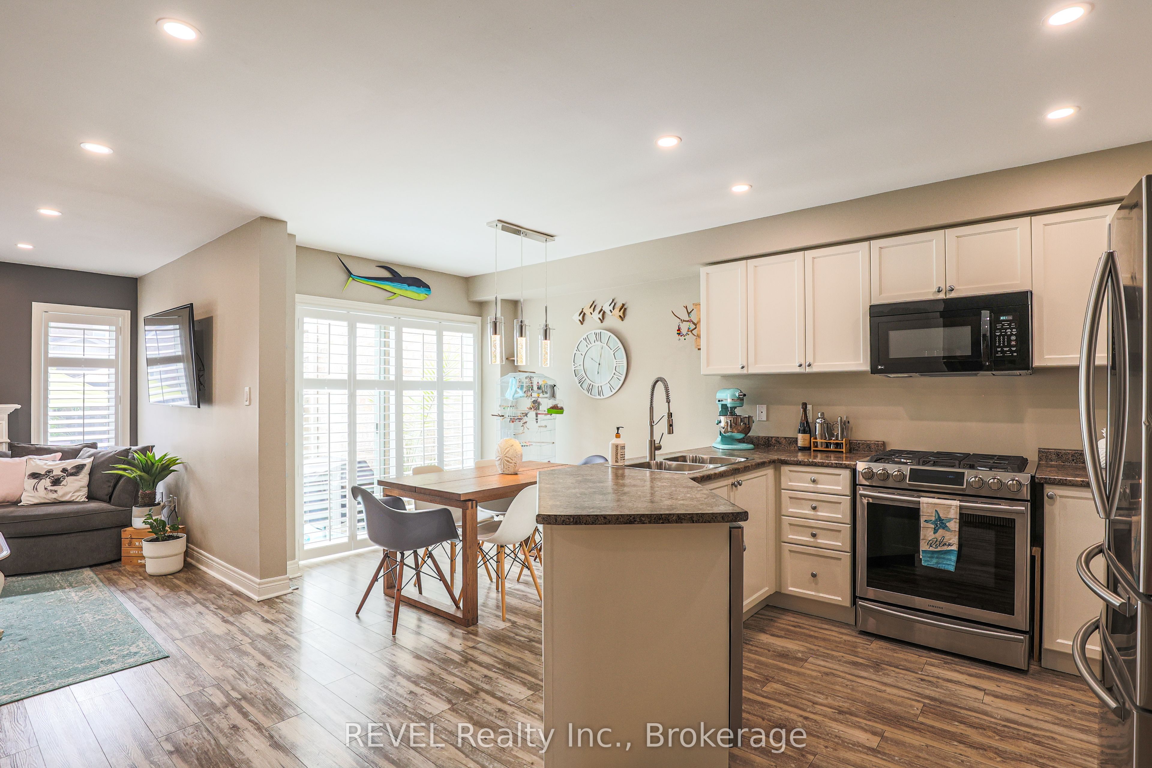 12 Colonel Lyall Street Property Photo 20