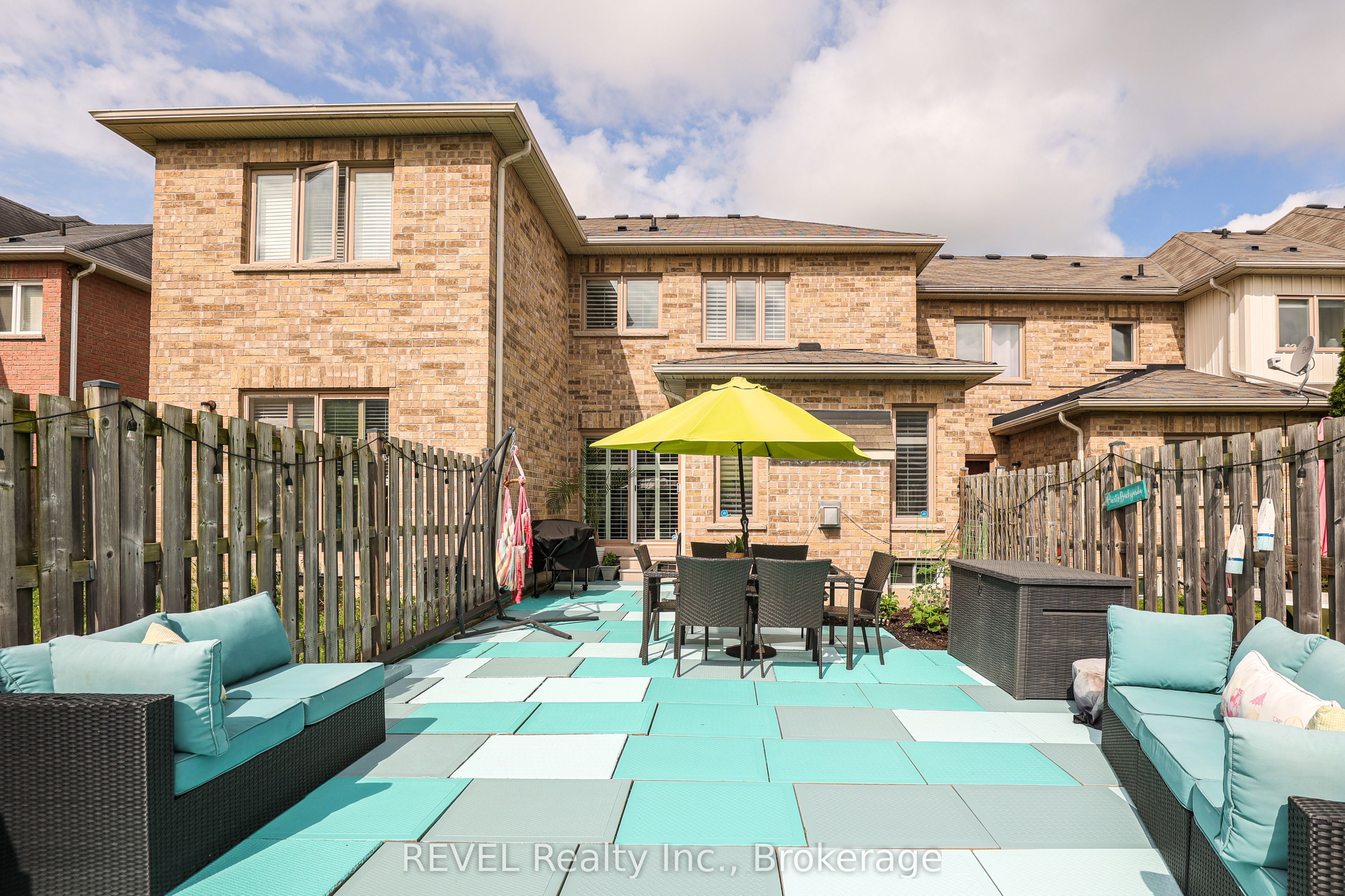 12 Colonel Lyall Street Property Photo 25