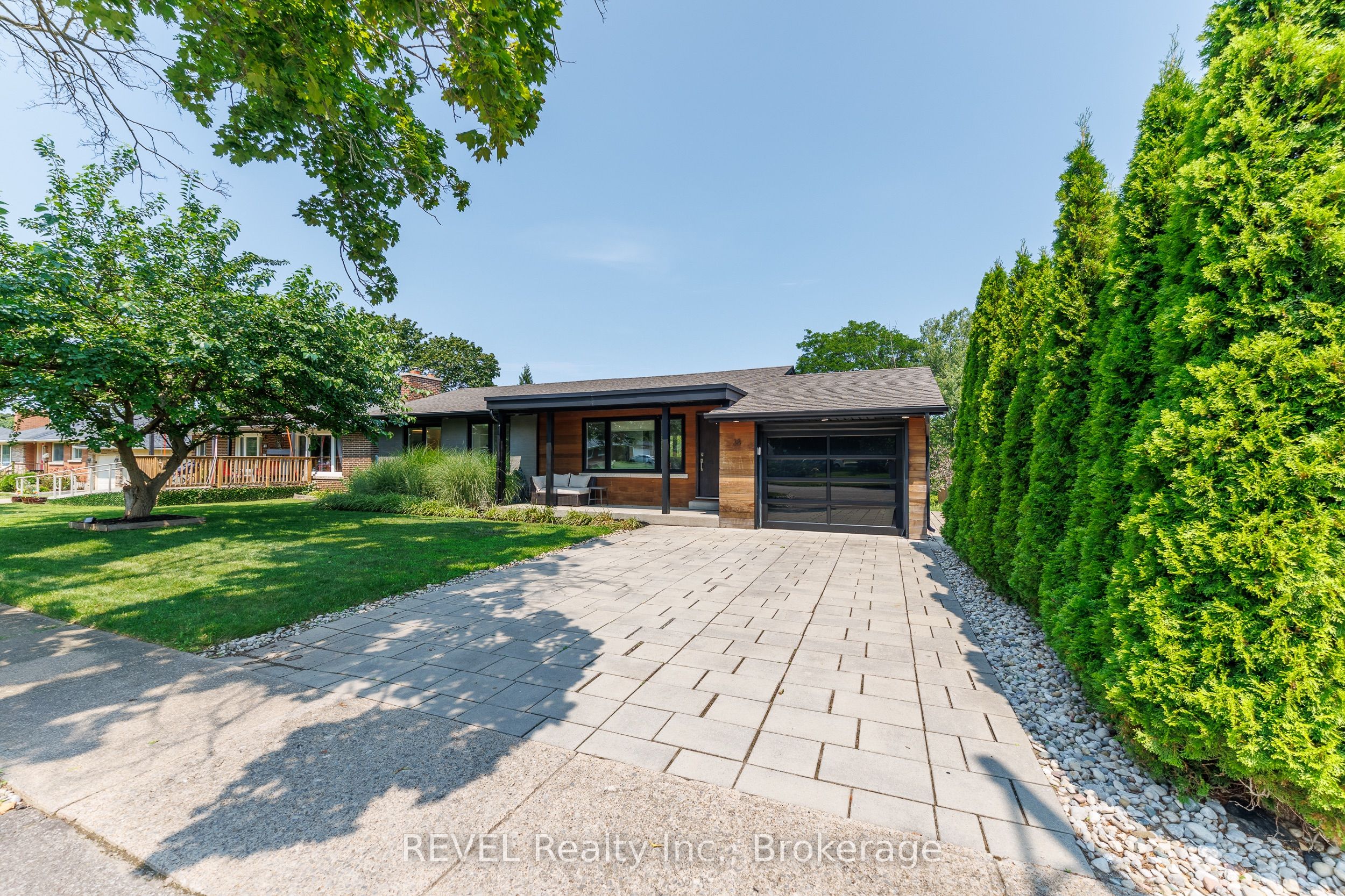 38 Briarsdale Drive Property Photo 3