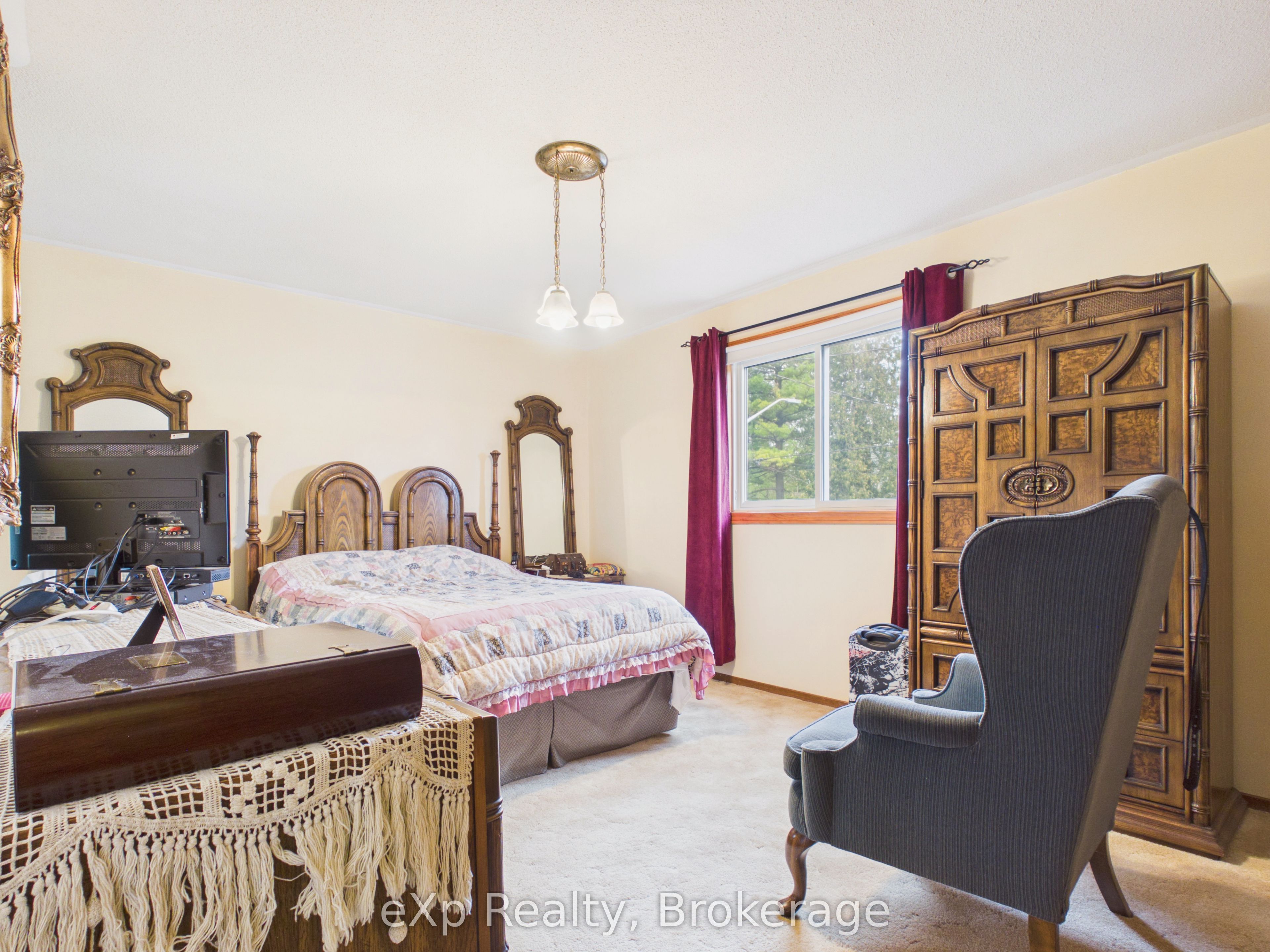 95 10th Street S Property Photo 12