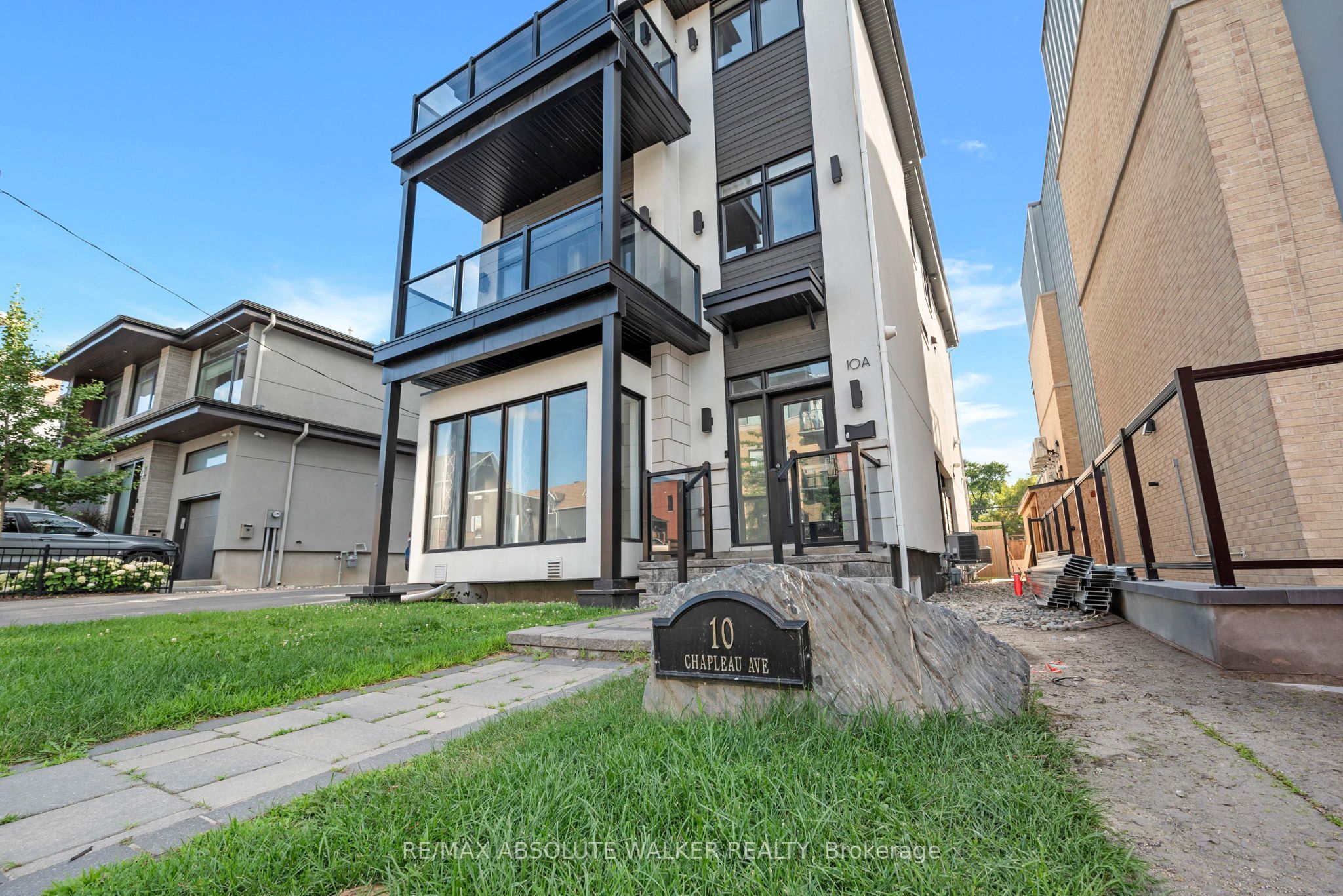 10 Chapleau Avenue A Property Photo 2