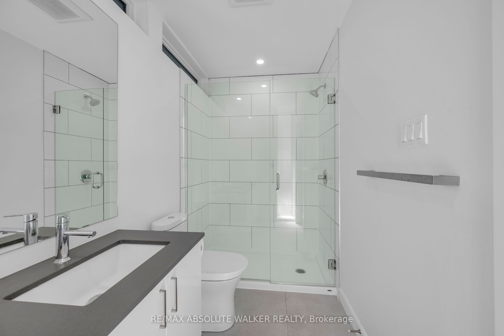 10 Chapleau Avenue A Property Photo 9