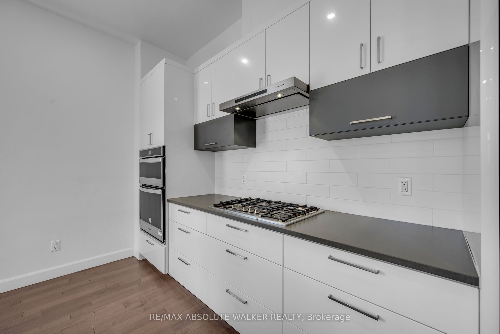 10 Chapleau Avenue A Property Photo 17