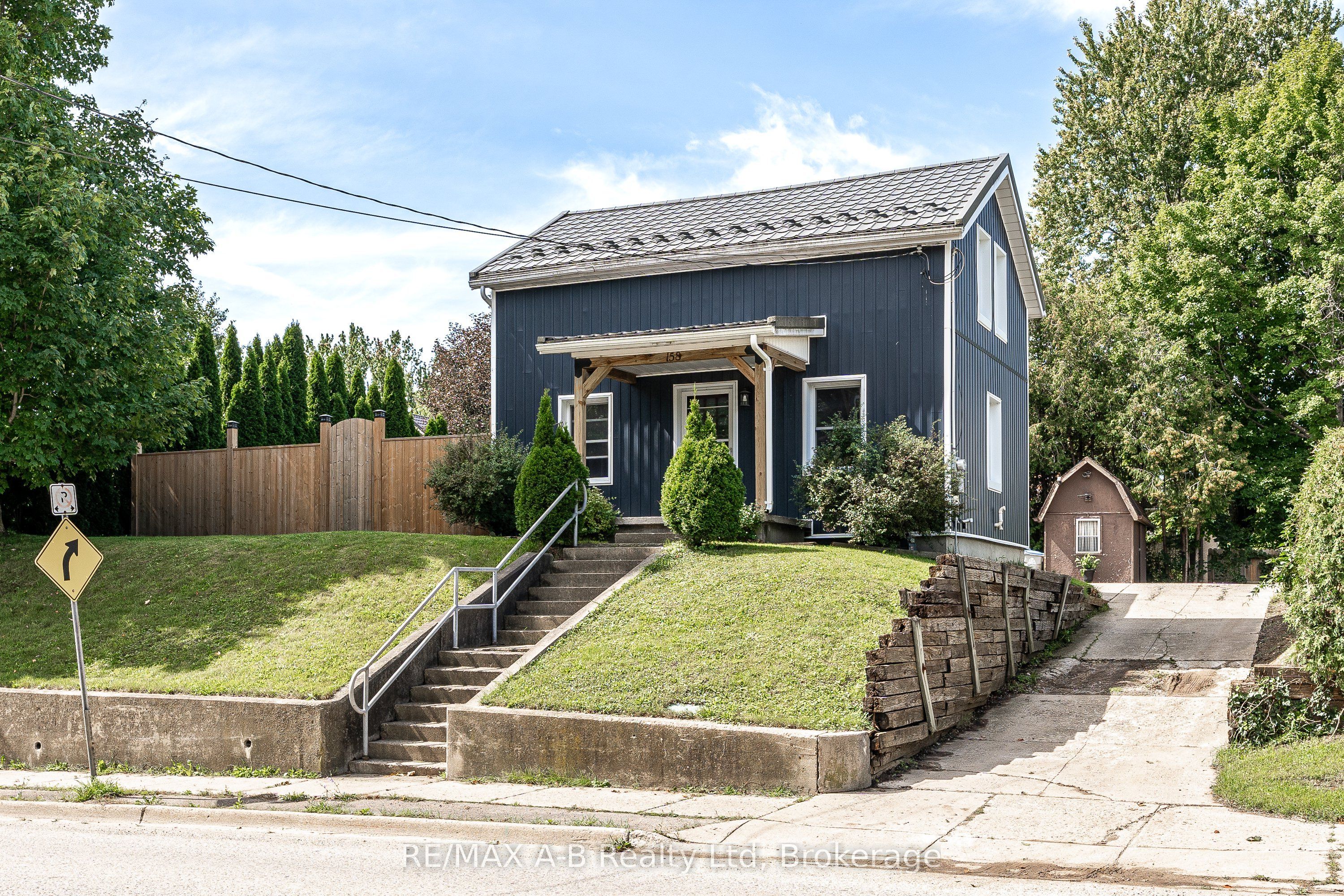 158 James Street N Property Photo 1