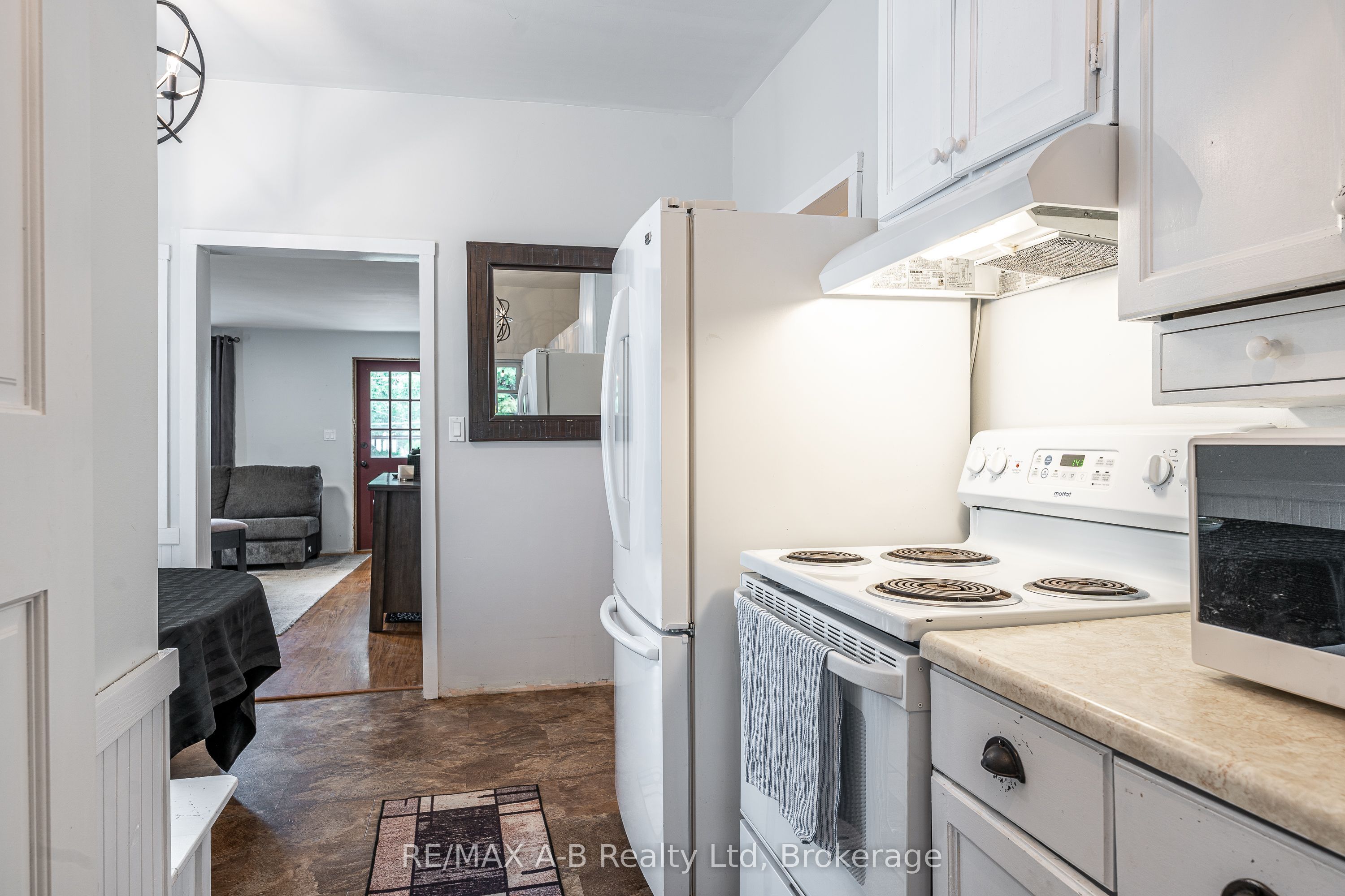 158 James Street N Property Photo 7