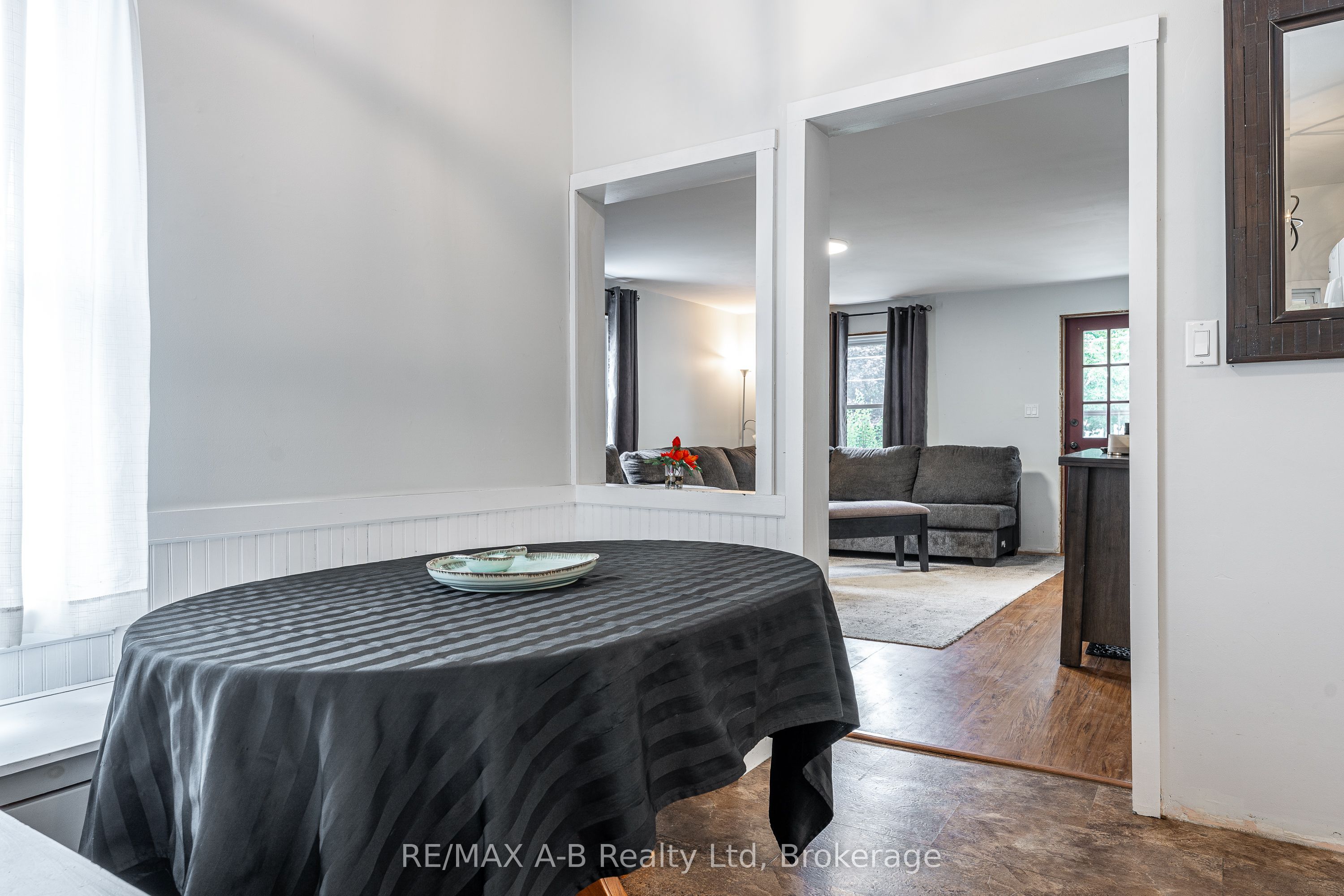 158 James Street N Property Photo 12