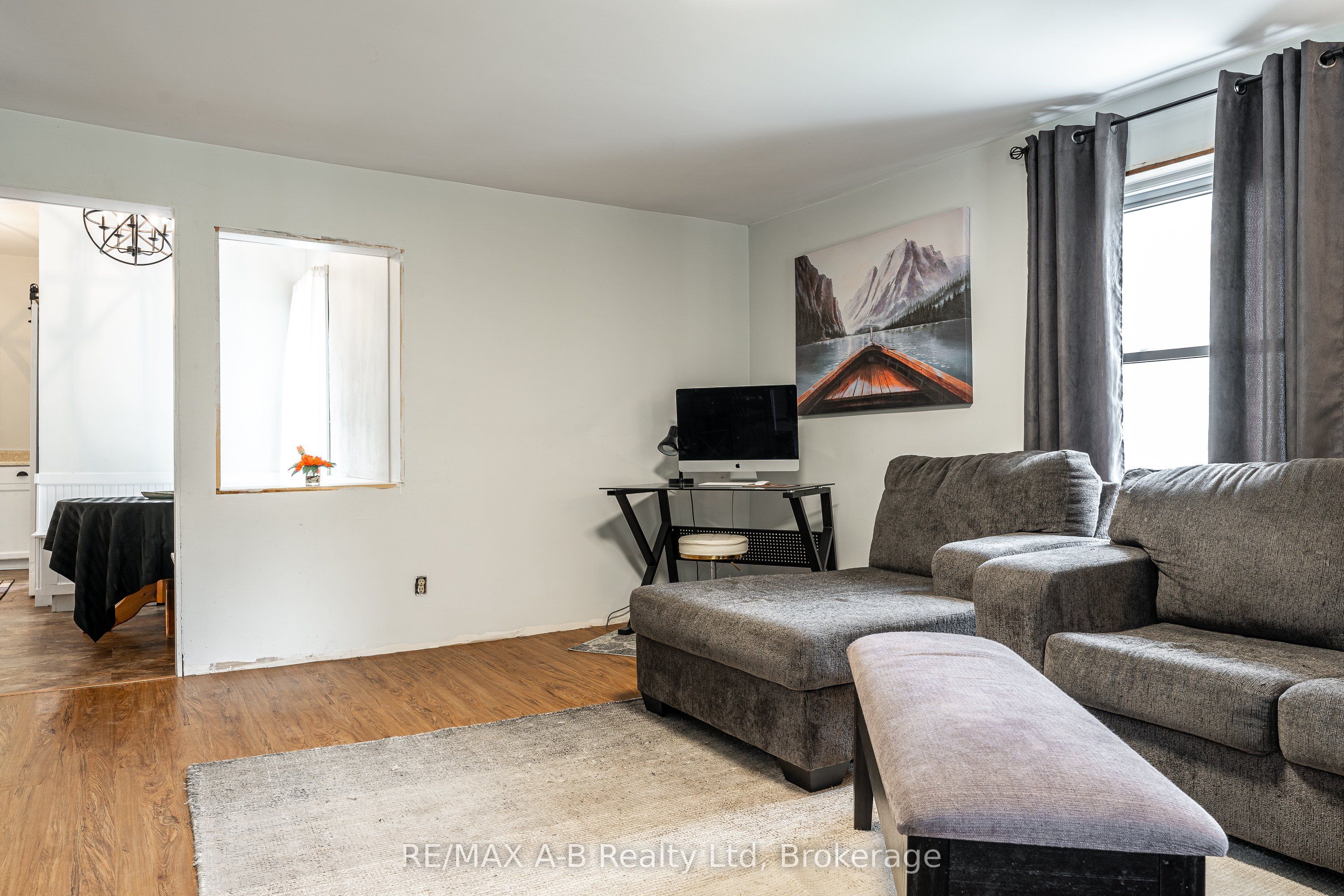 158 James Street N Property Photo 15