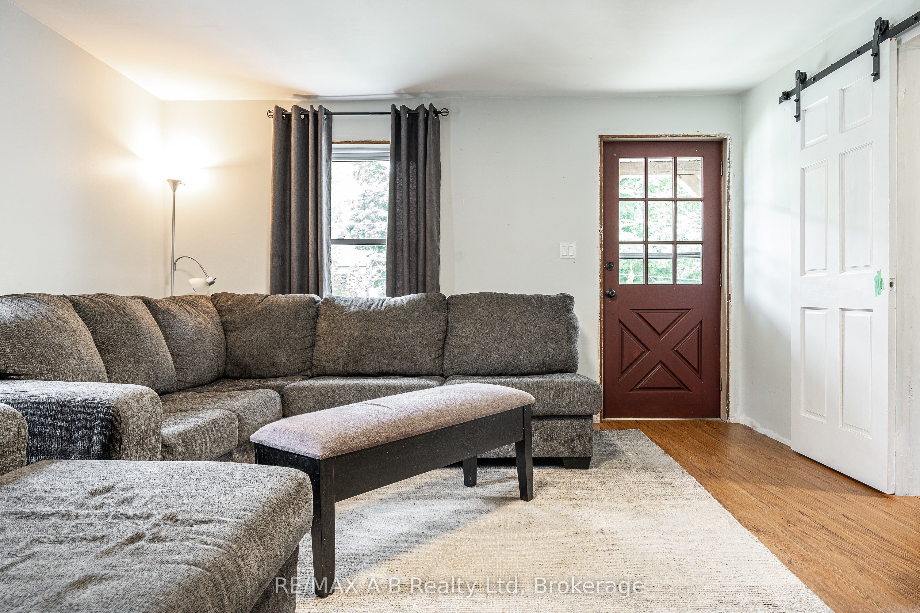158 James Street N Property Photo 17