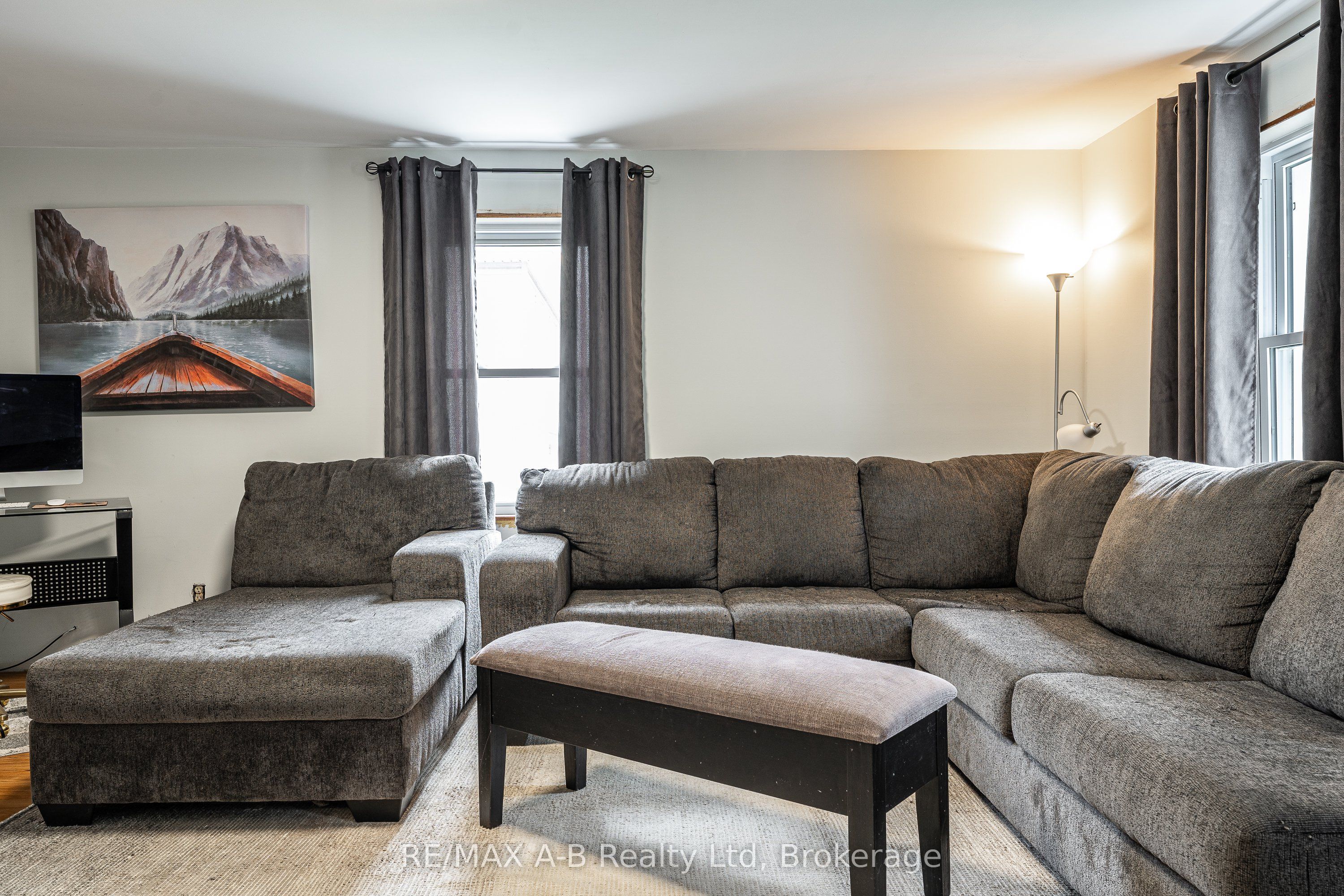 158 James Street N Property Photo 18