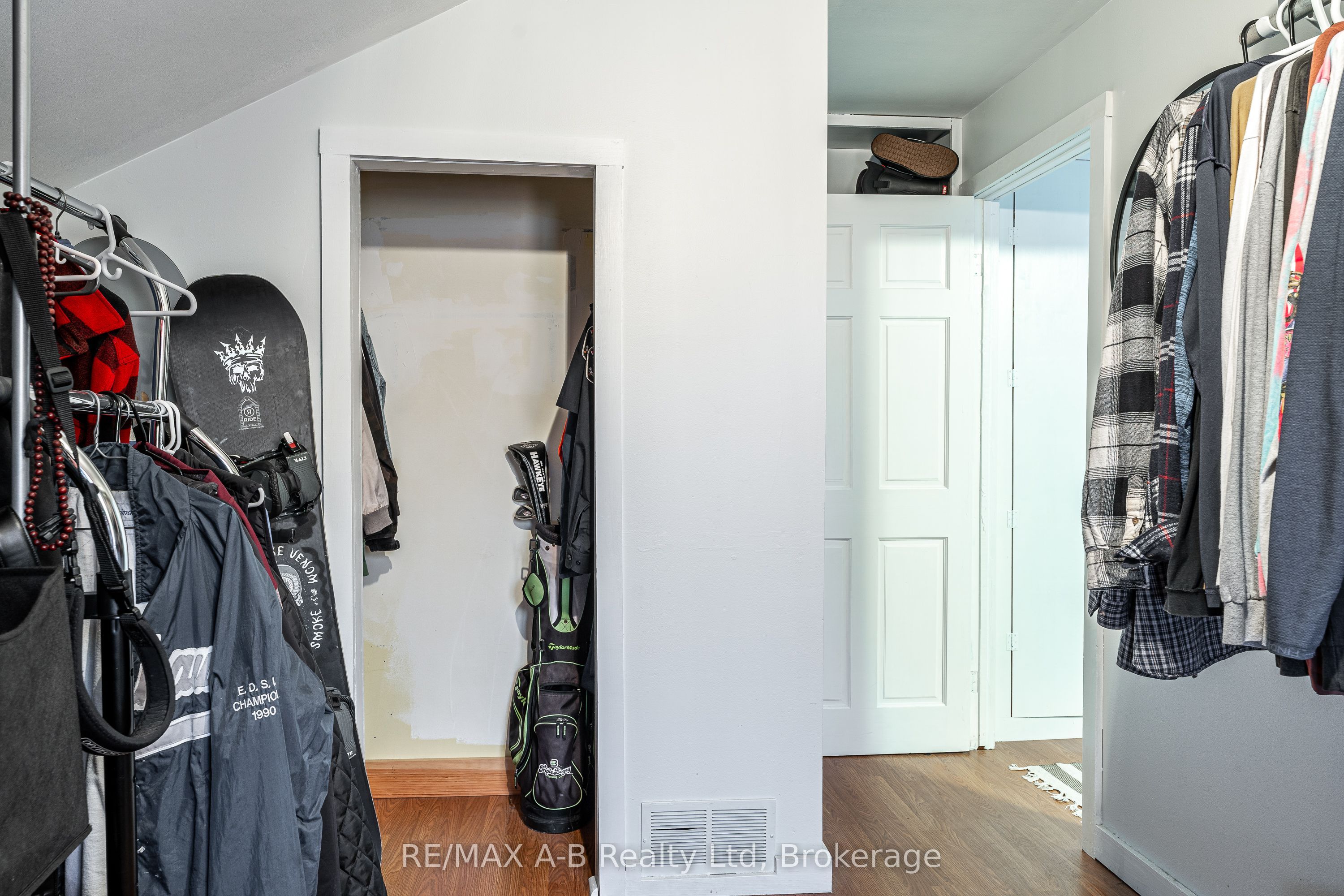158 James Street N Property Photo 29