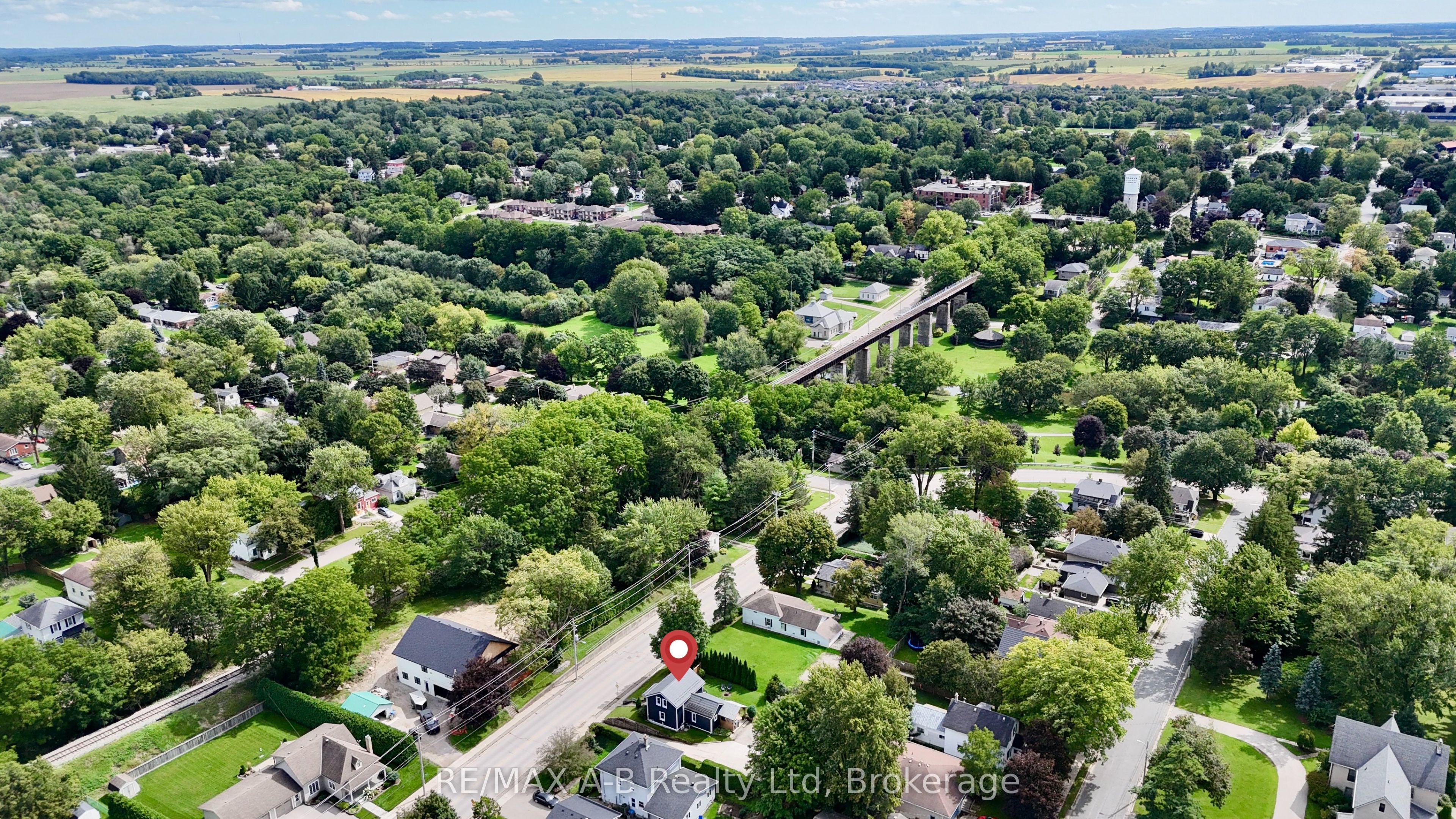 158 James Street N Property Photo 45