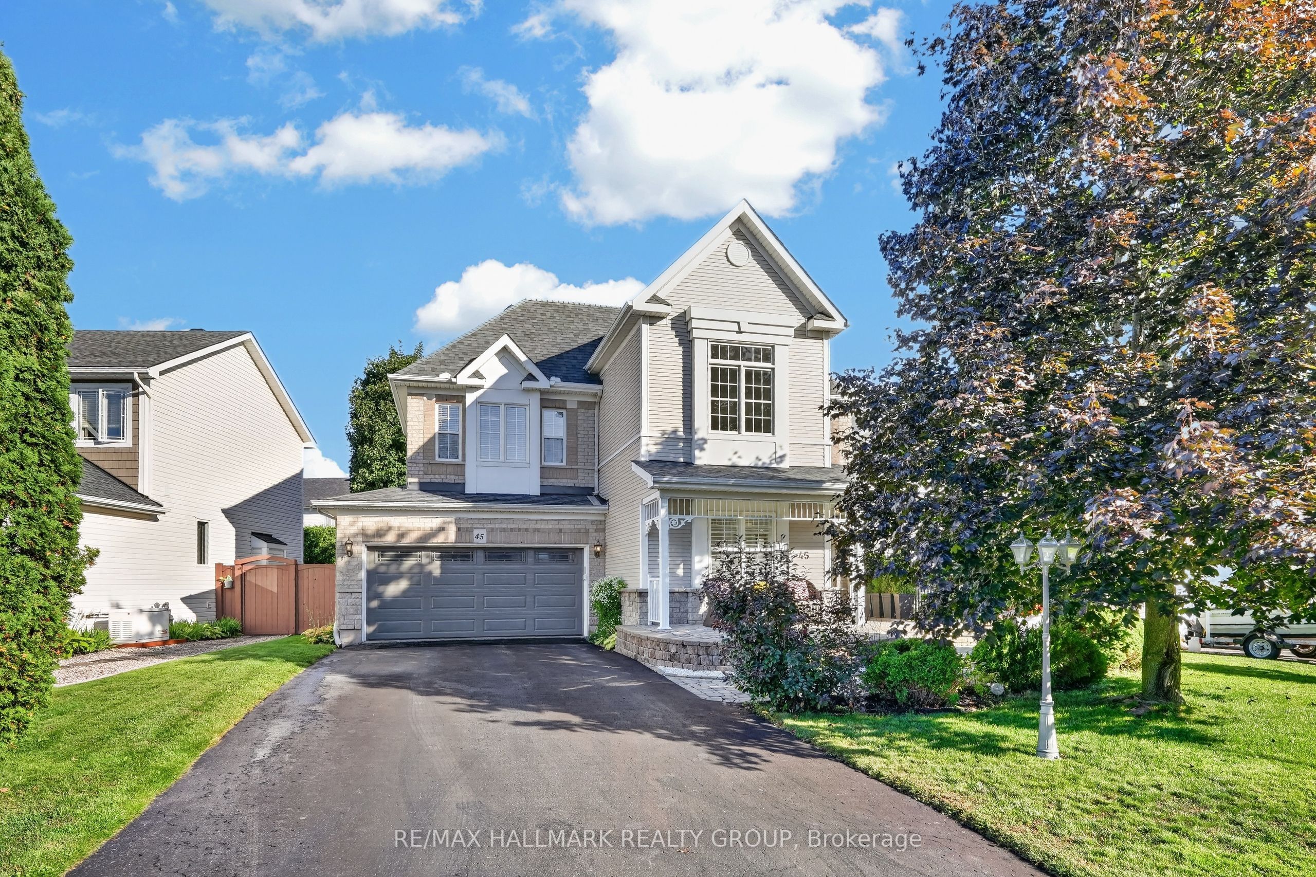 45 Franklin Cathcart Crescent S Property Photo 1