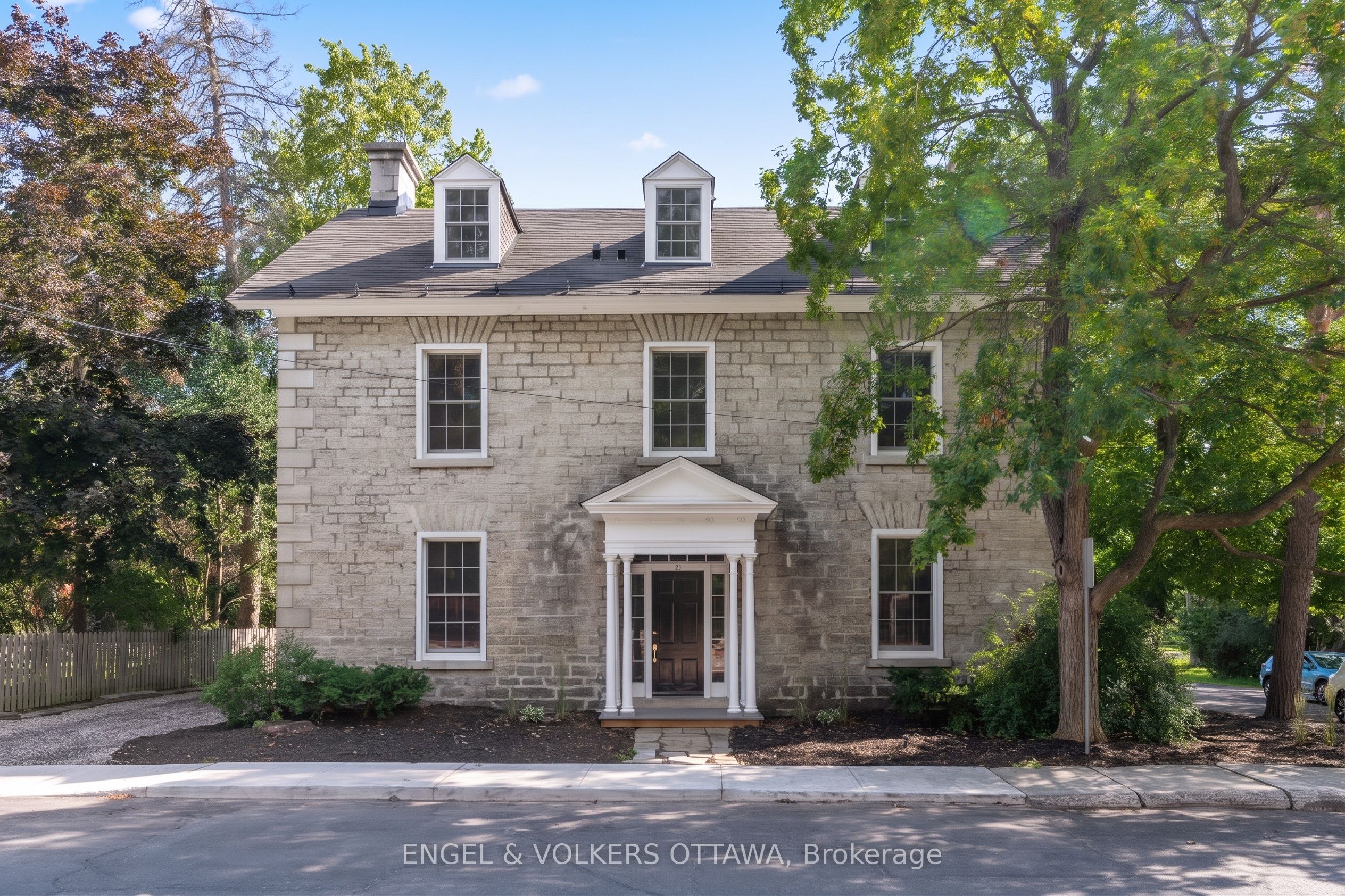 35 Mackay Street