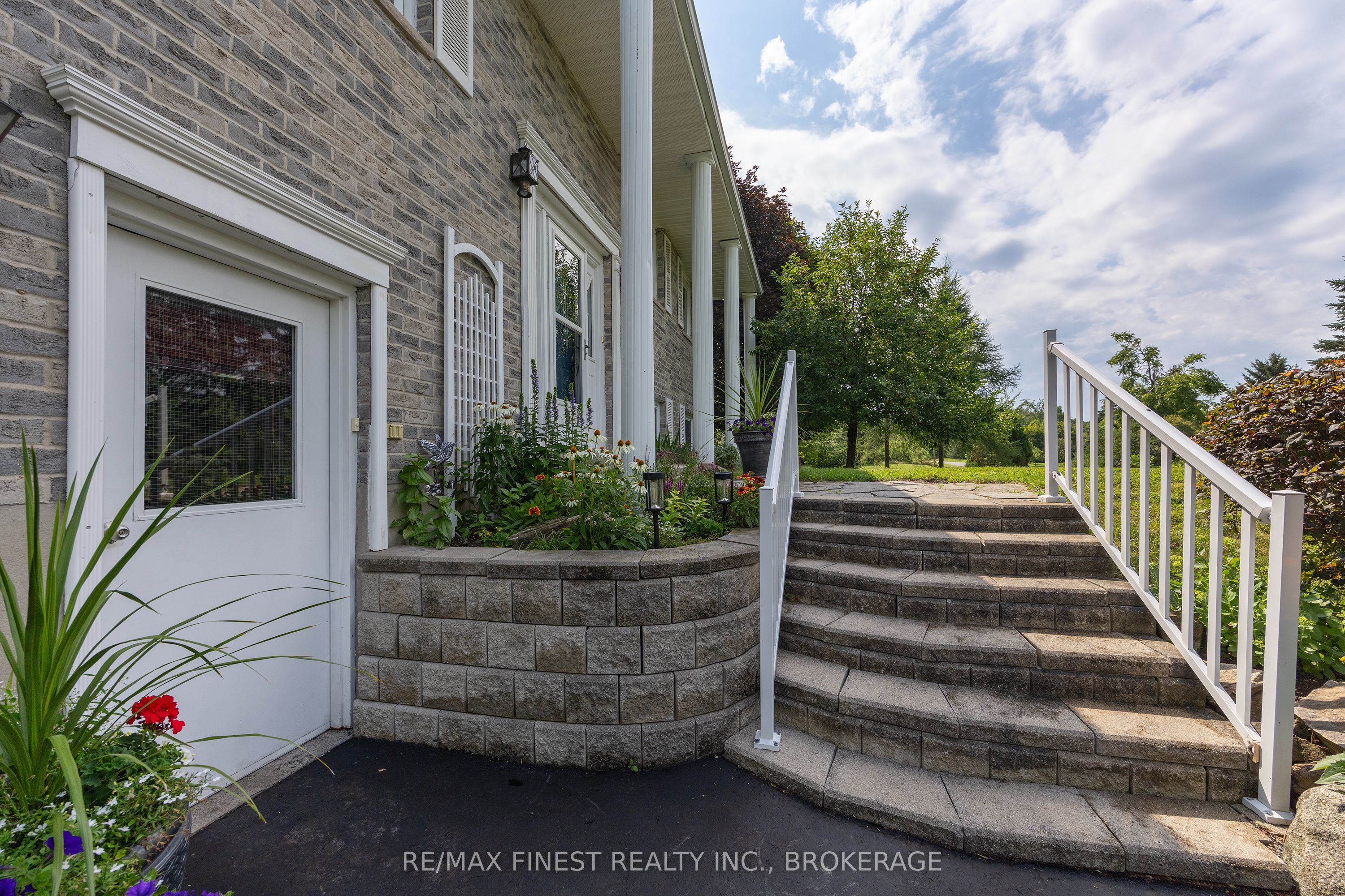 1881 Macalpine Road Property Photo 3