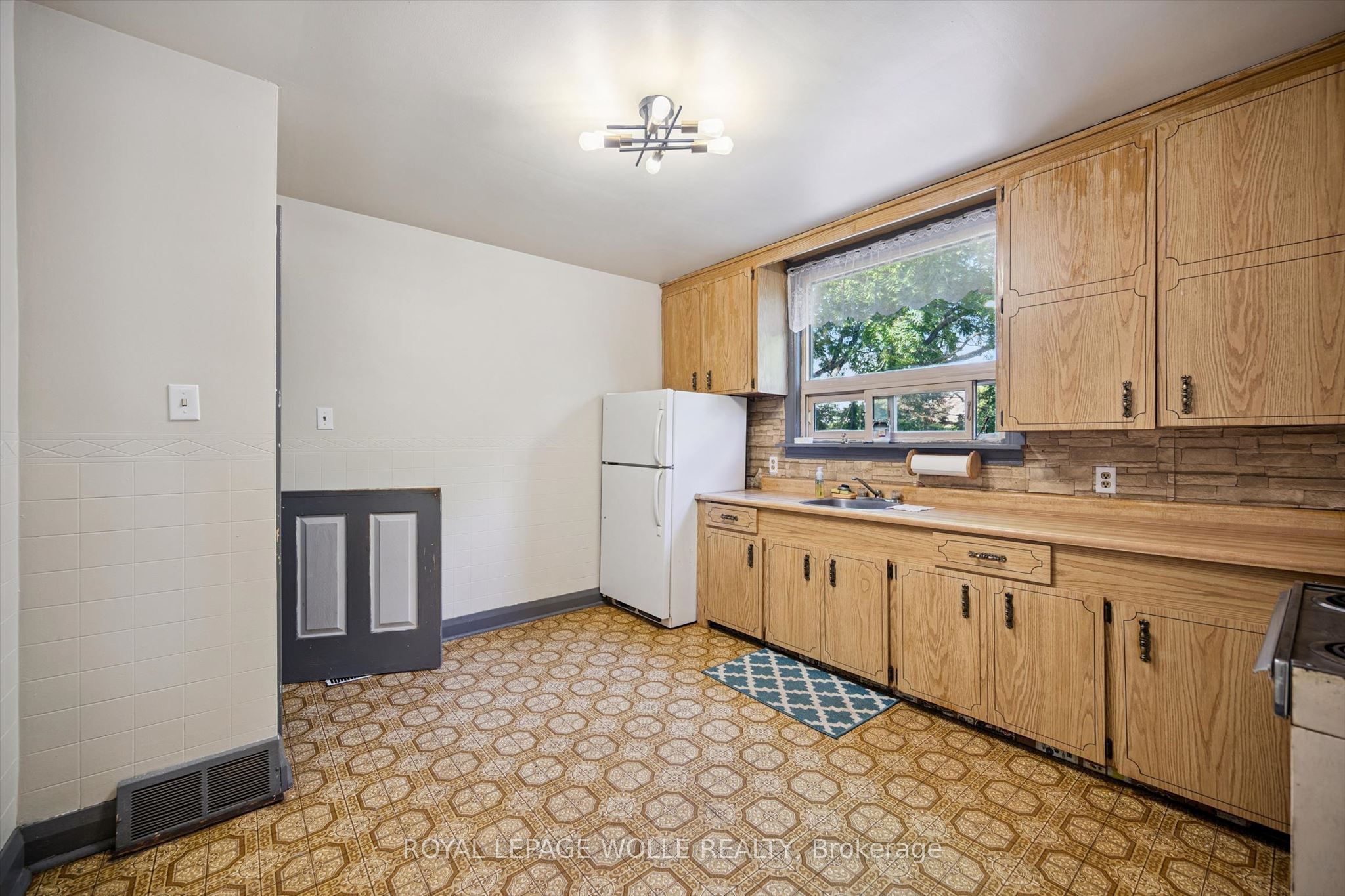 334 Blucher Boulevard Property Photo 10