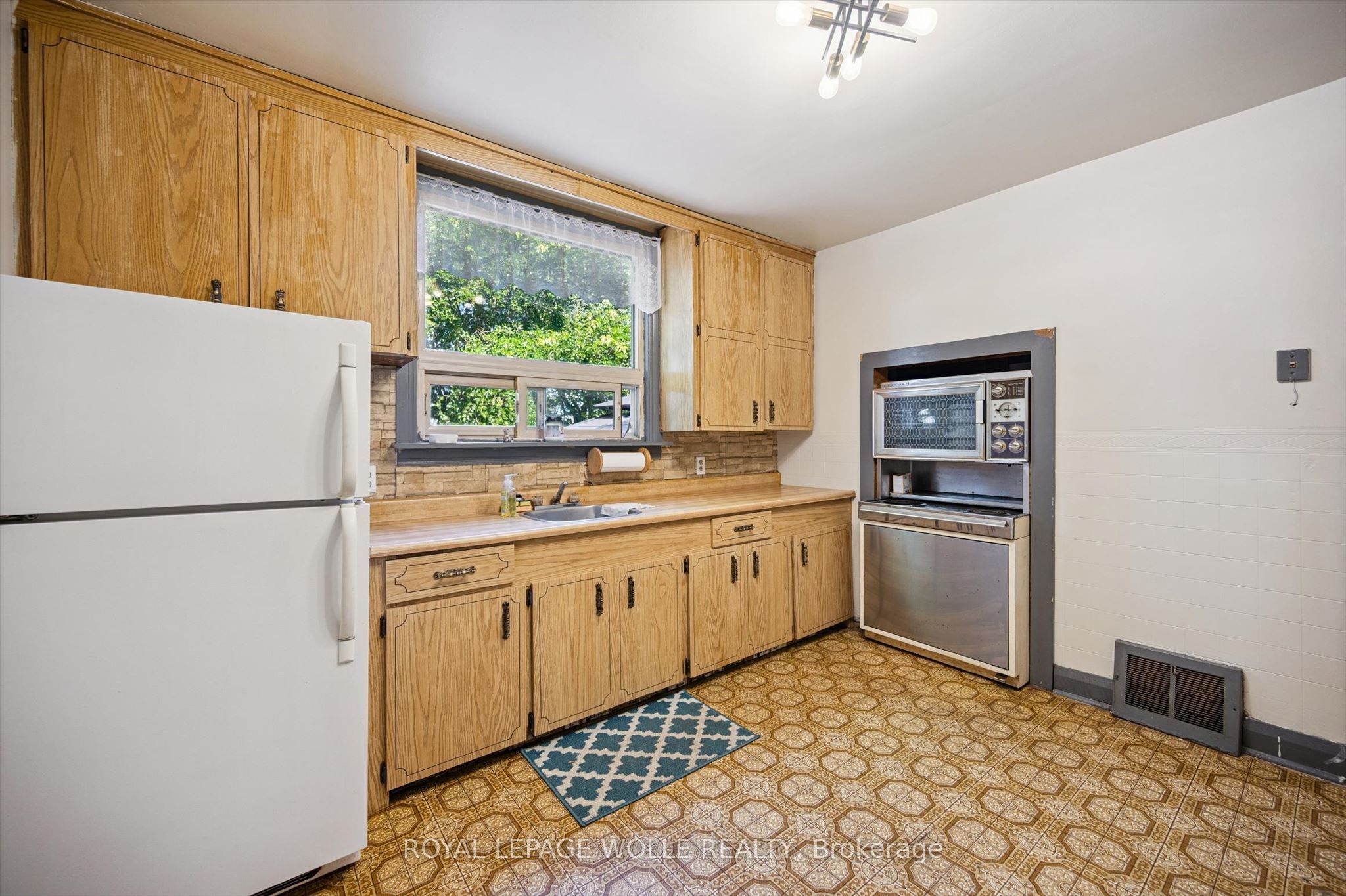 334 Blucher Boulevard Property Photo 11