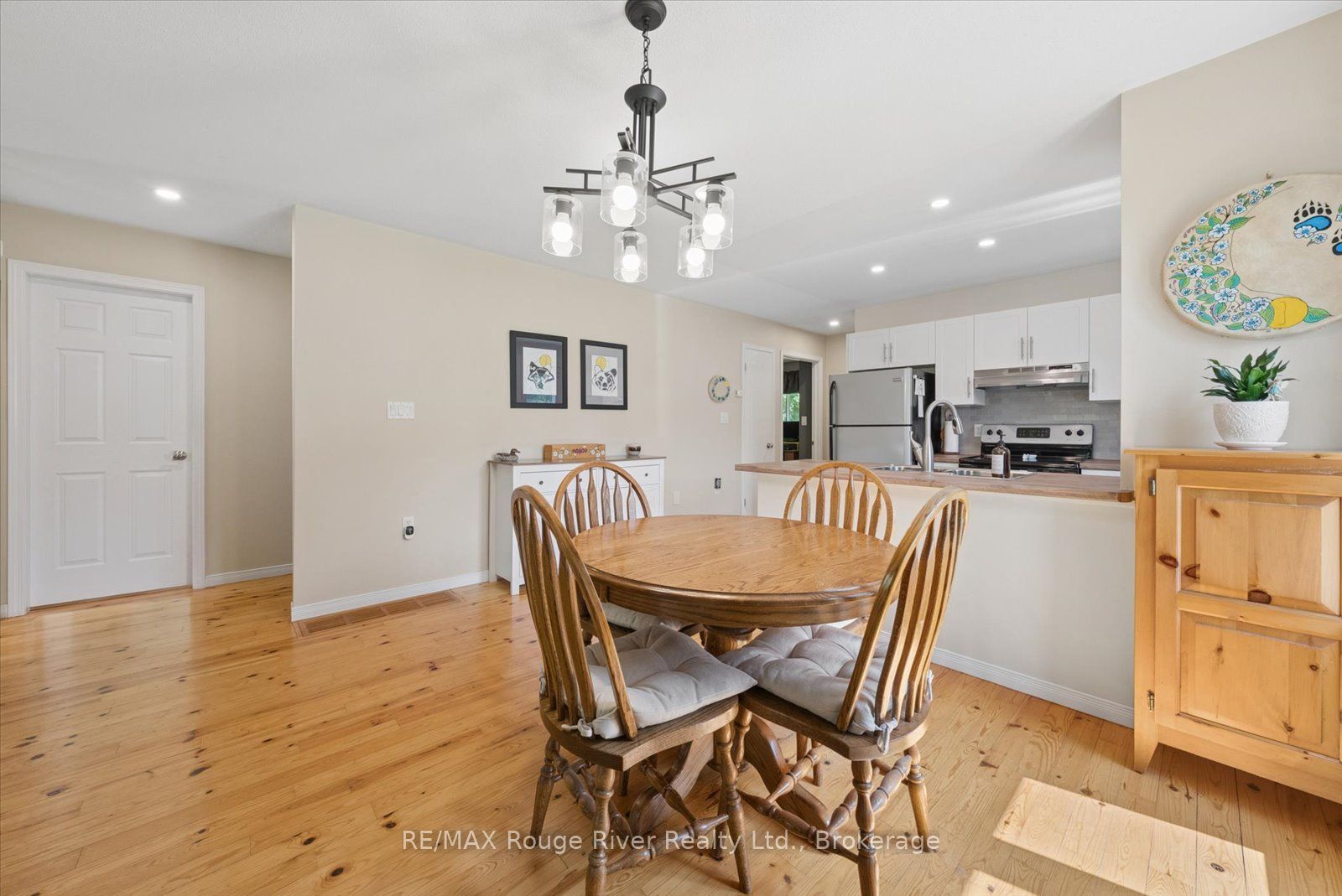 32 South Maloney Street Property Photo 9