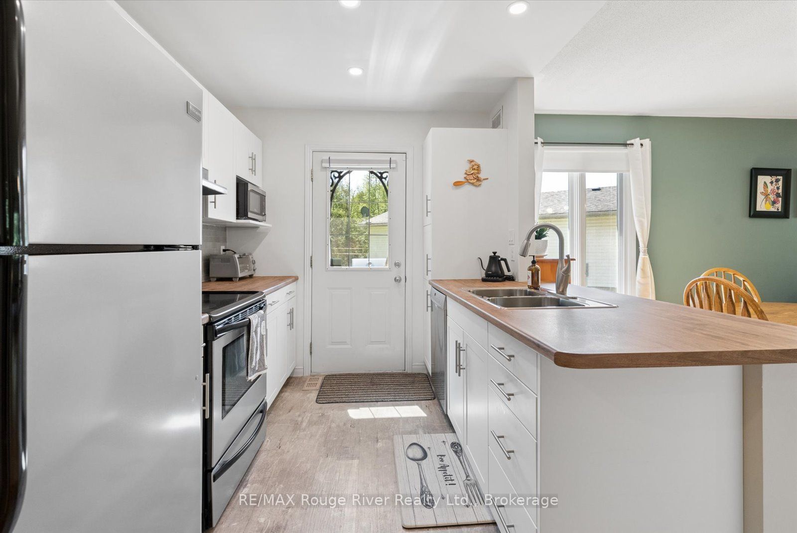 32 South Maloney Street Property Photo 11
