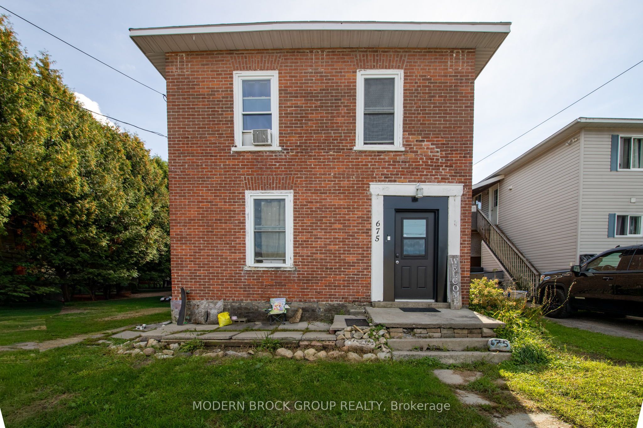 675 Zaire Street Property Photo 1
