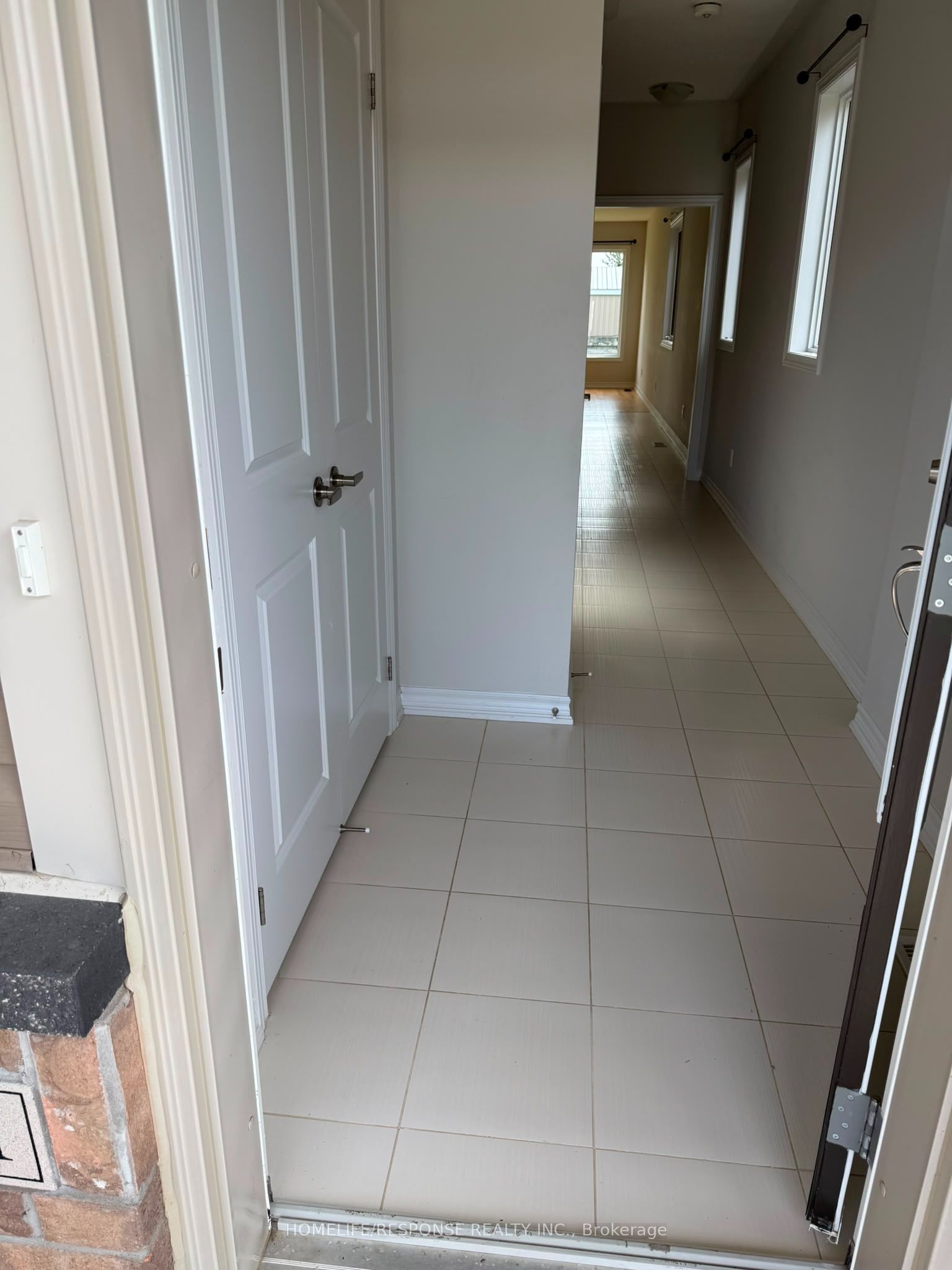 111 Stonebrook Way Property Photo 3