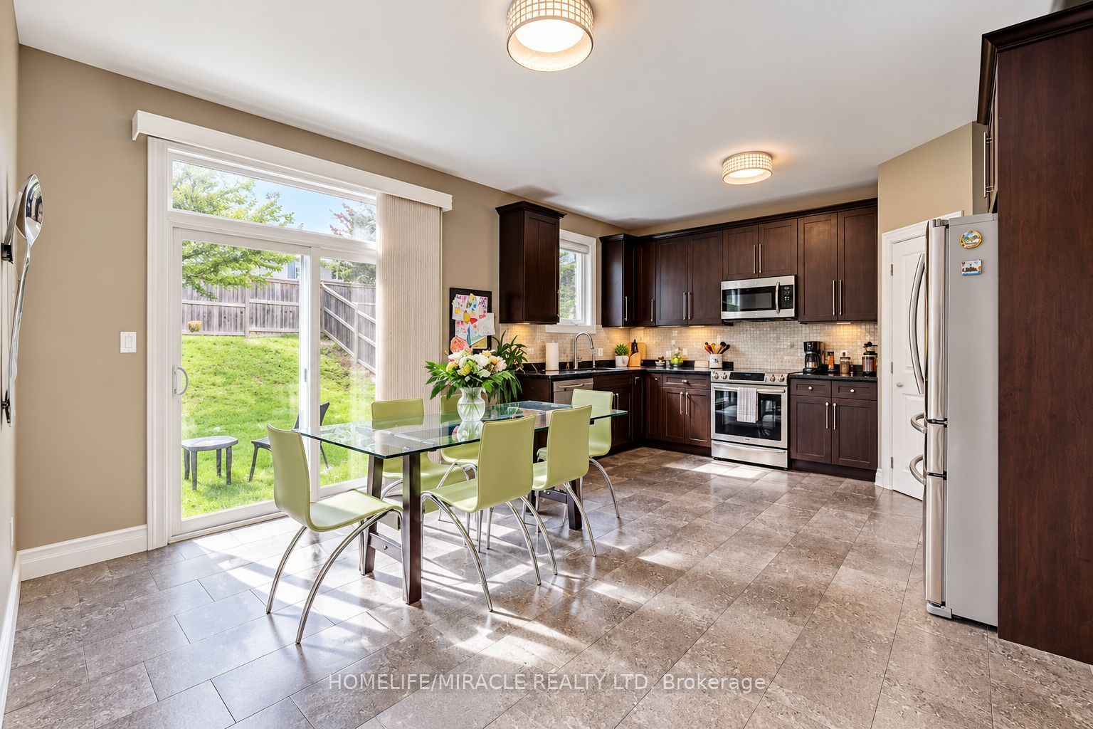 1285 Whetherfield Street Property Photo 10