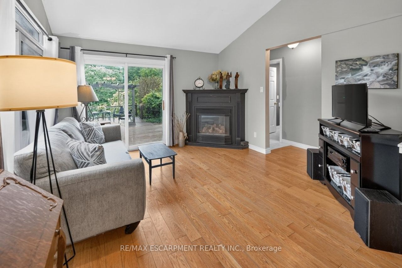 102 Ridge Road W Property Photo 12