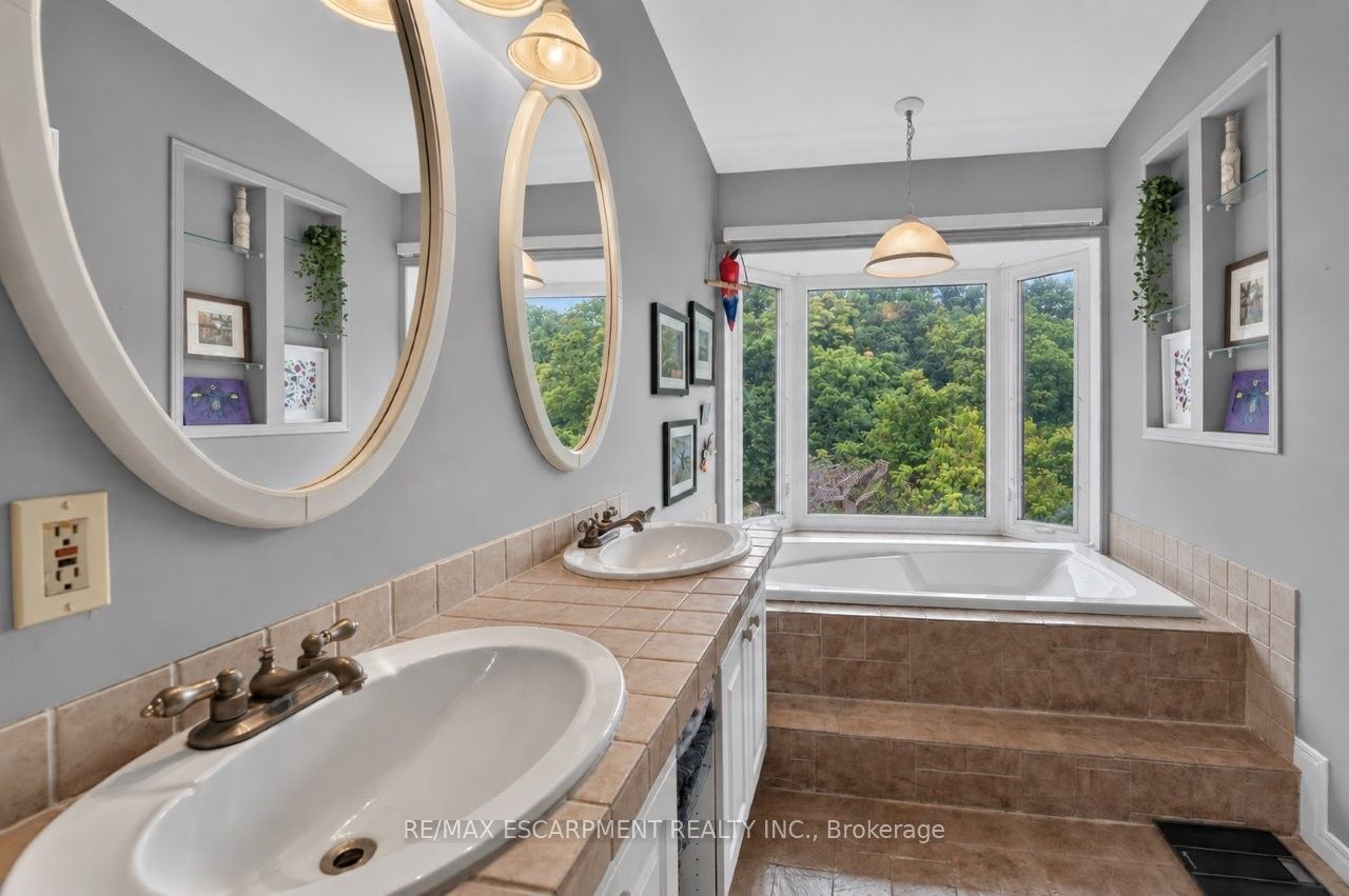 102 Ridge Road W Property Photo 19