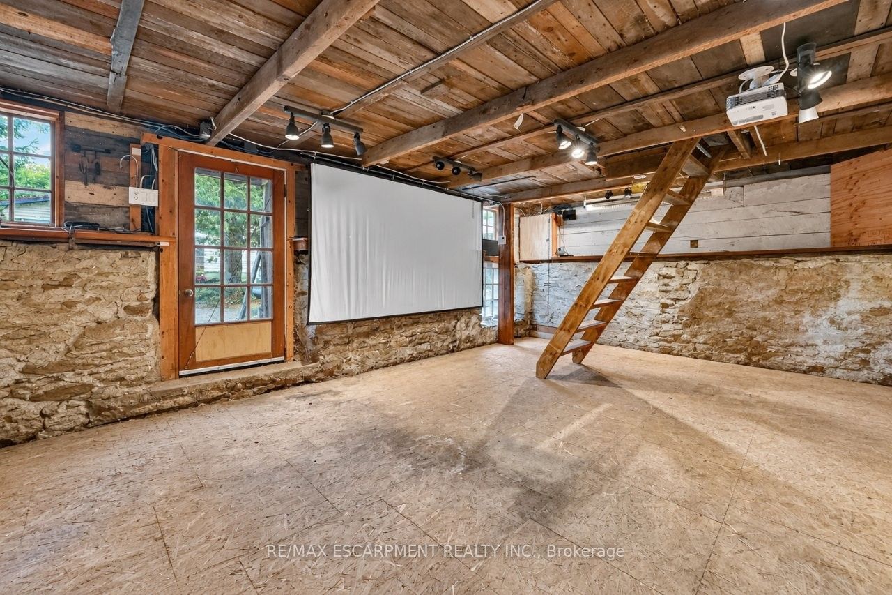 102 Ridge Road W Property Photo 25