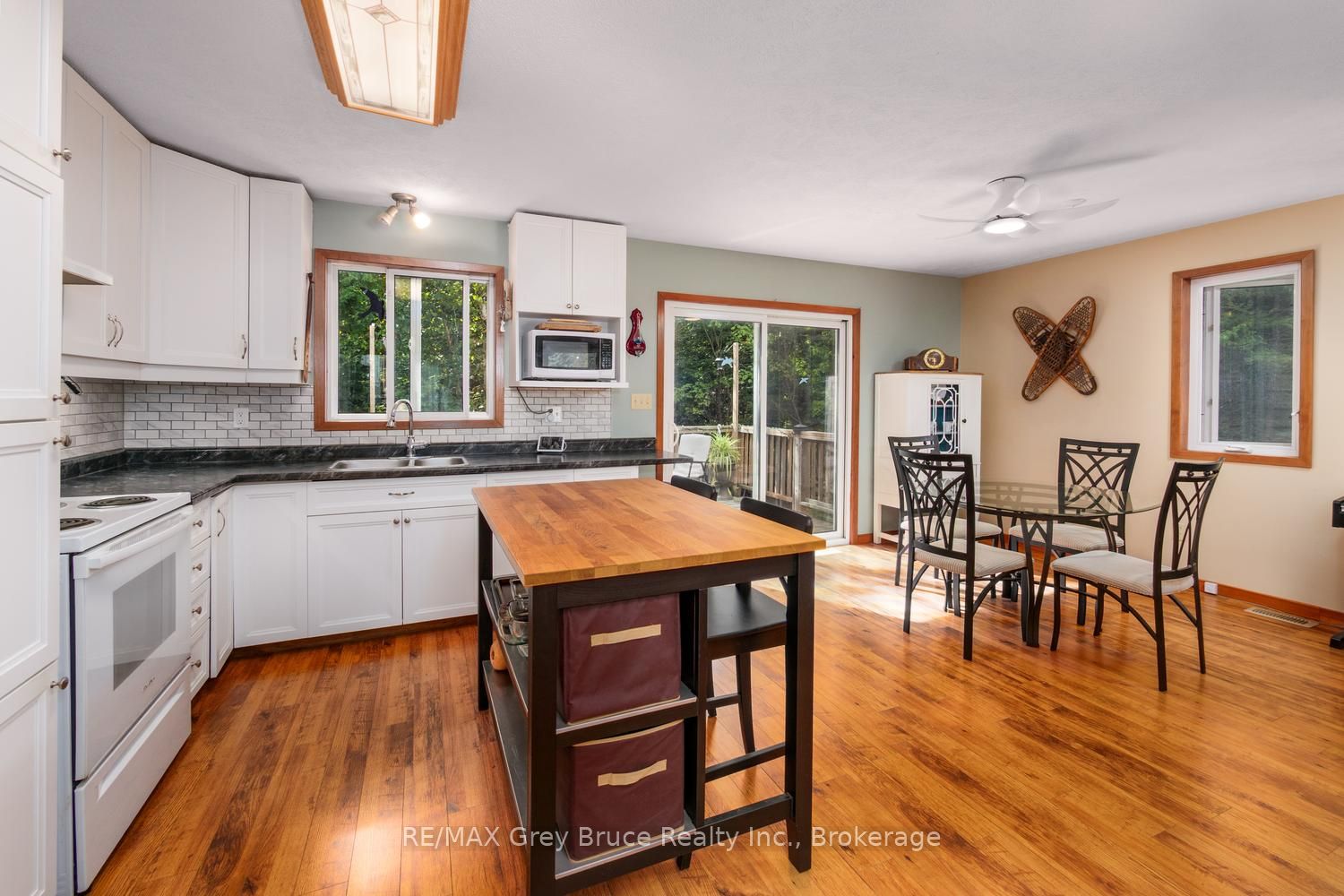 27 Woodstock Avenue Property Photo 3