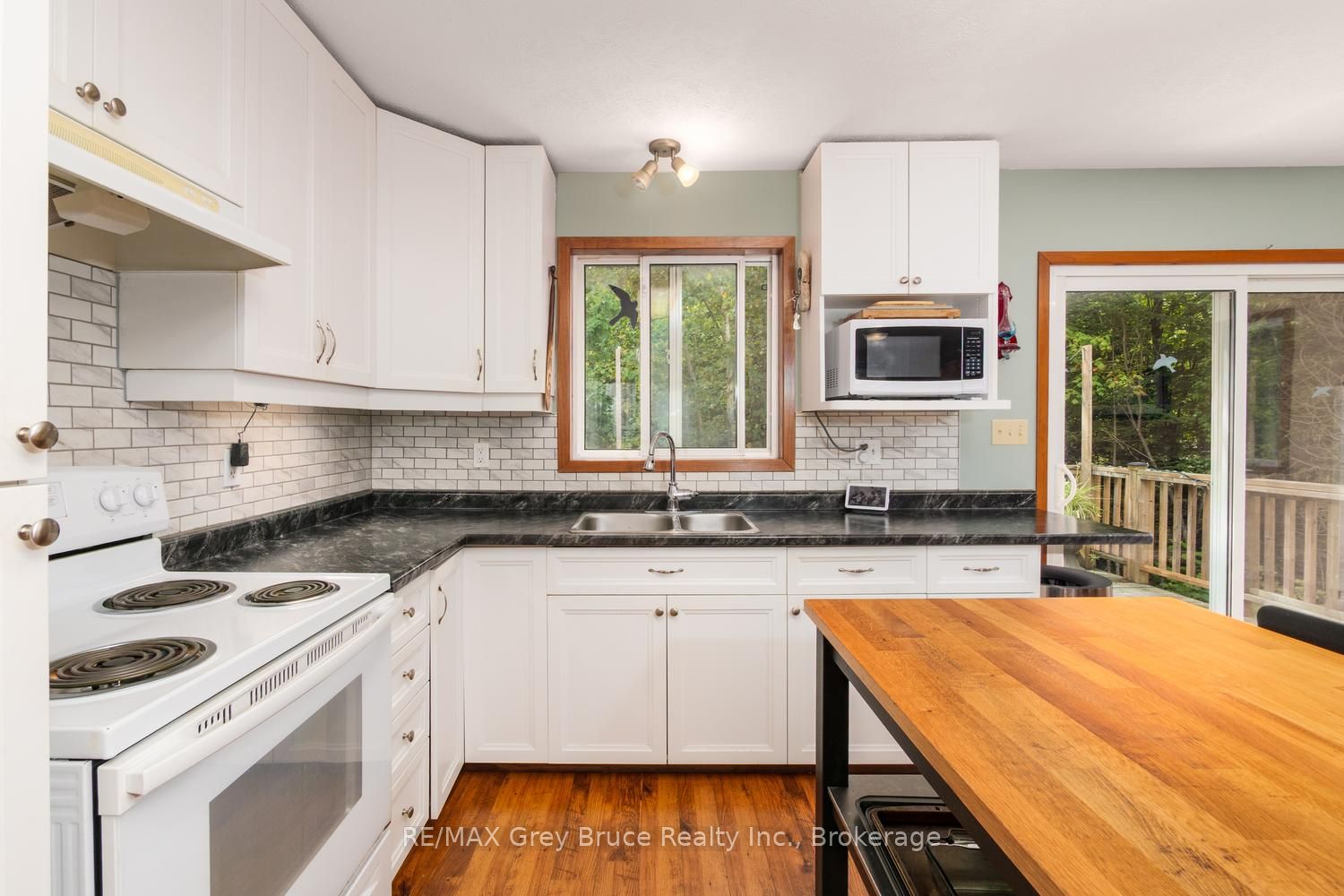 27 Woodstock Avenue Property Photo 20
