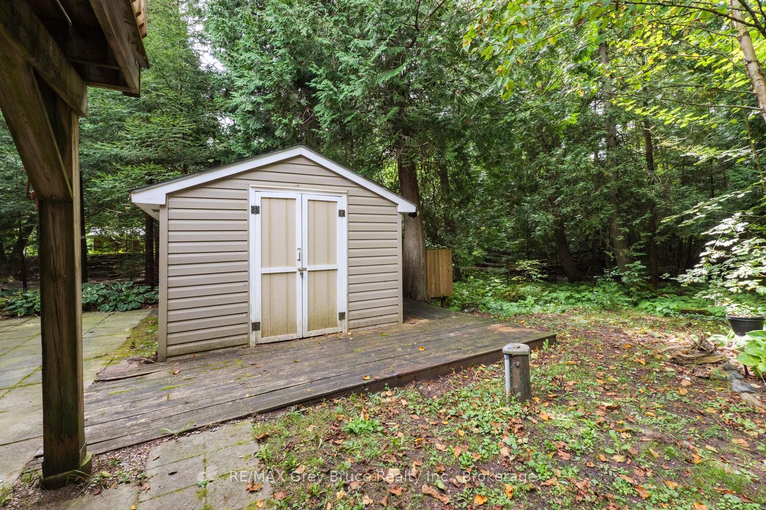 27 Woodstock Avenue Property Photo 38