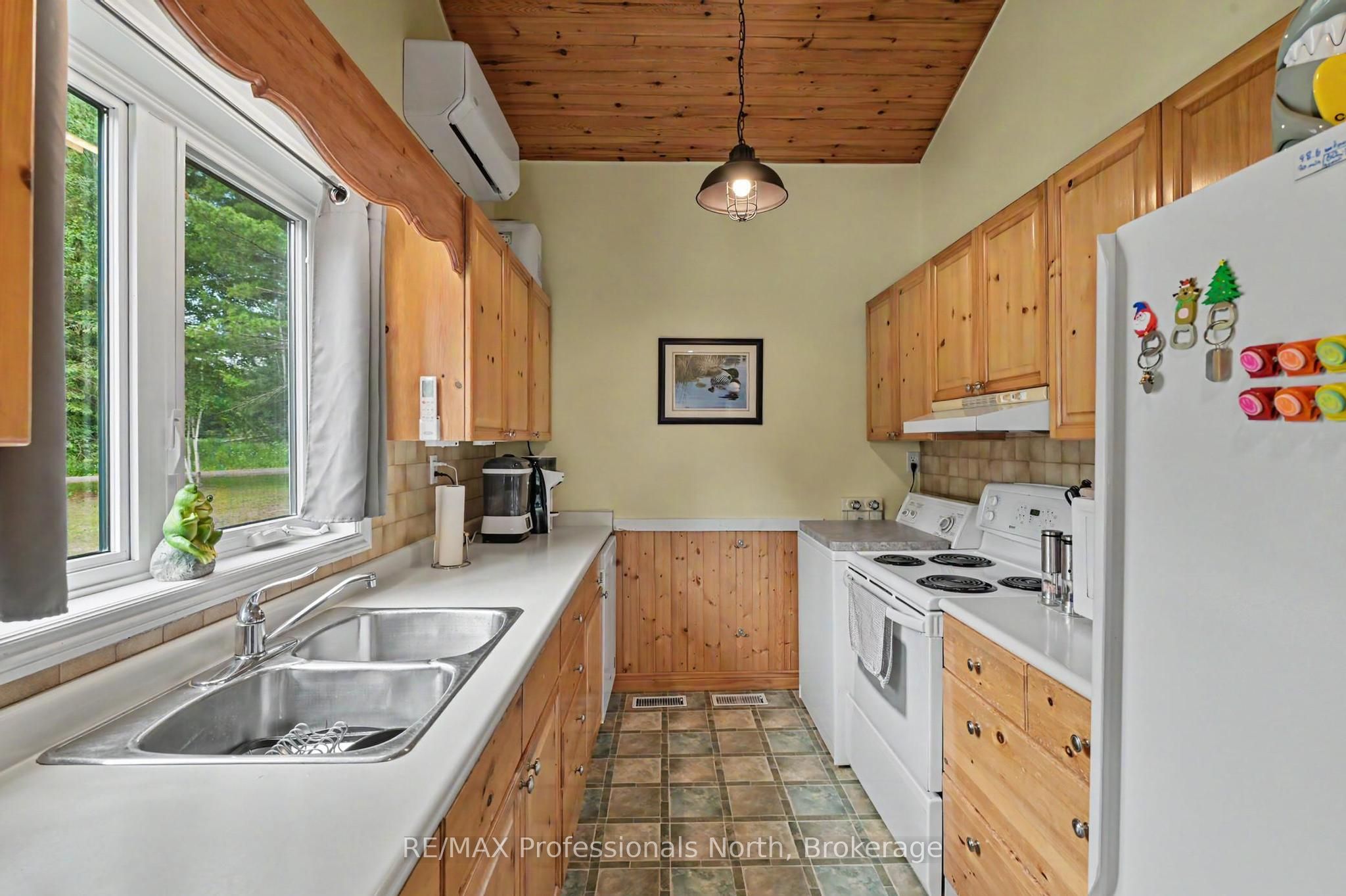 1034 Ablett Court Property Photo 8