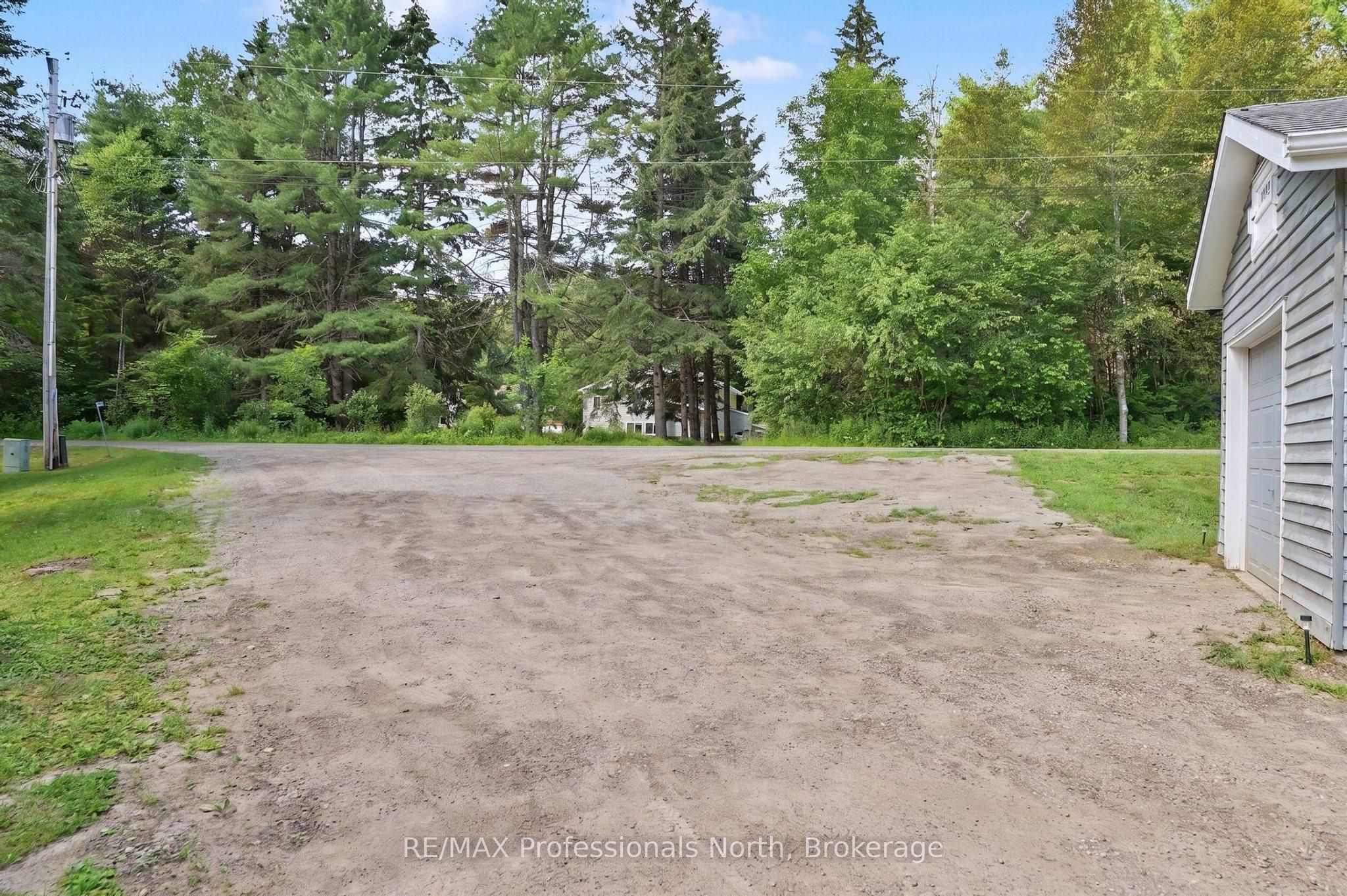 1034 Ablett Court Property Photo 23