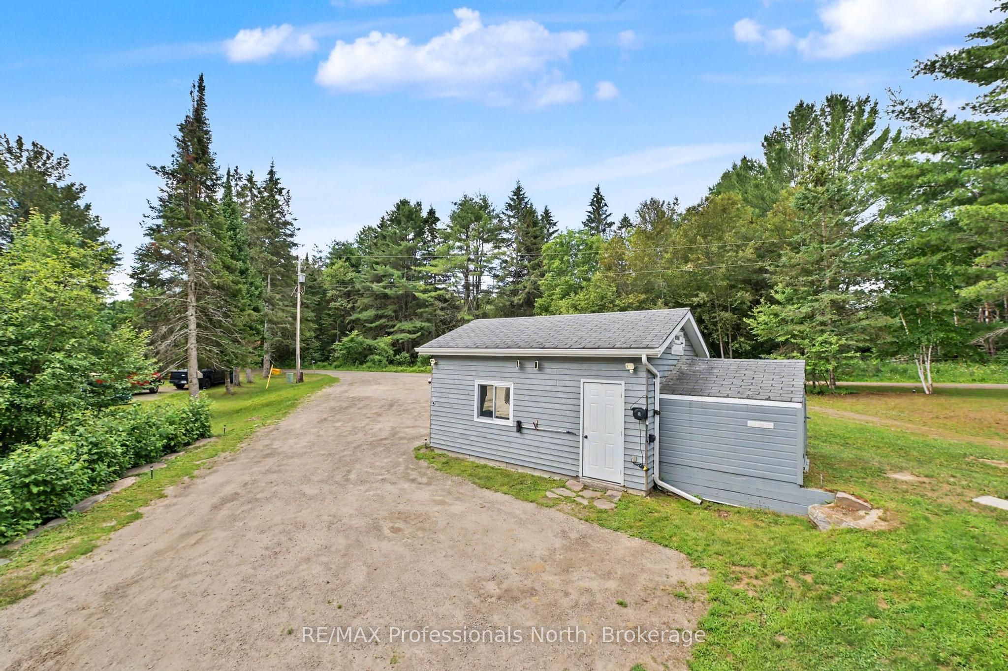 1034 Ablett Court Property Photo 28