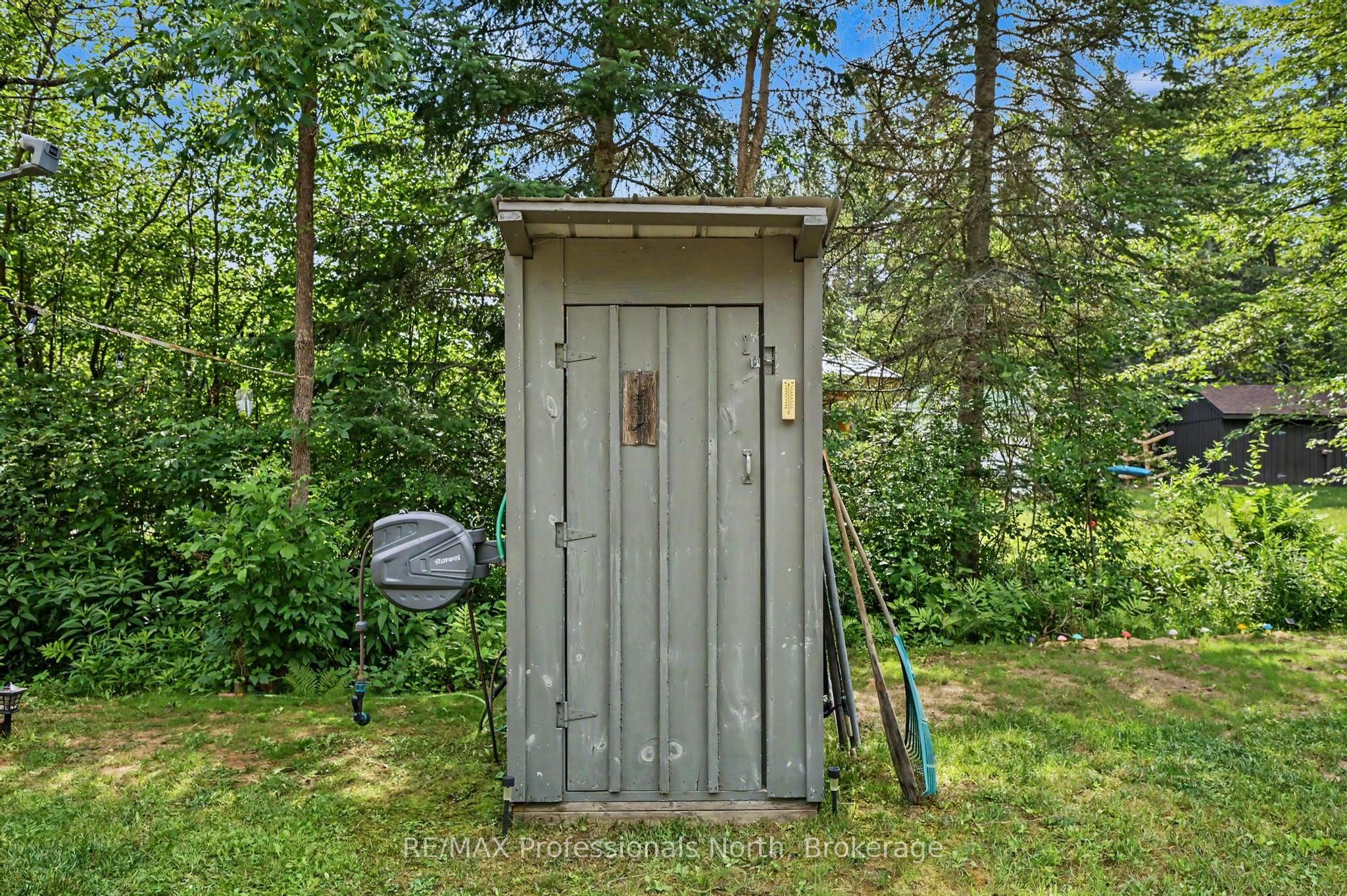 1034 Ablett Court Property Photo 40